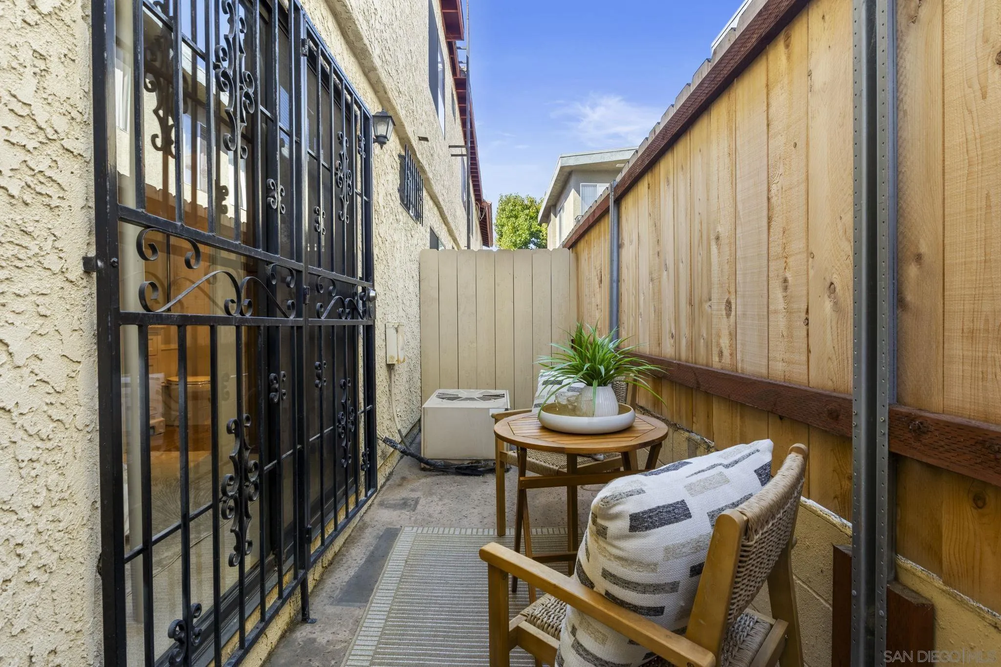 https://cdn.realtyfeed.com/cdn/127/260024711/2771c94224420d921eea6bbba073a051.webp