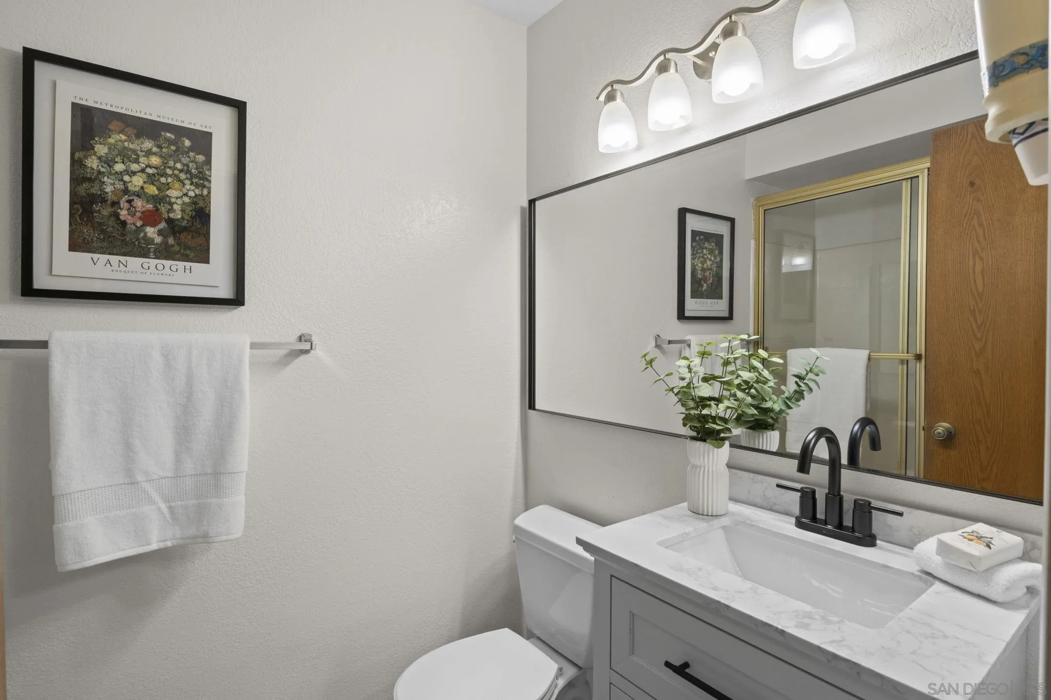 https://cdn.realtyfeed.com/cdn/127/260024711/4b19688ac7866f3950eb33c3919ff65c.webp