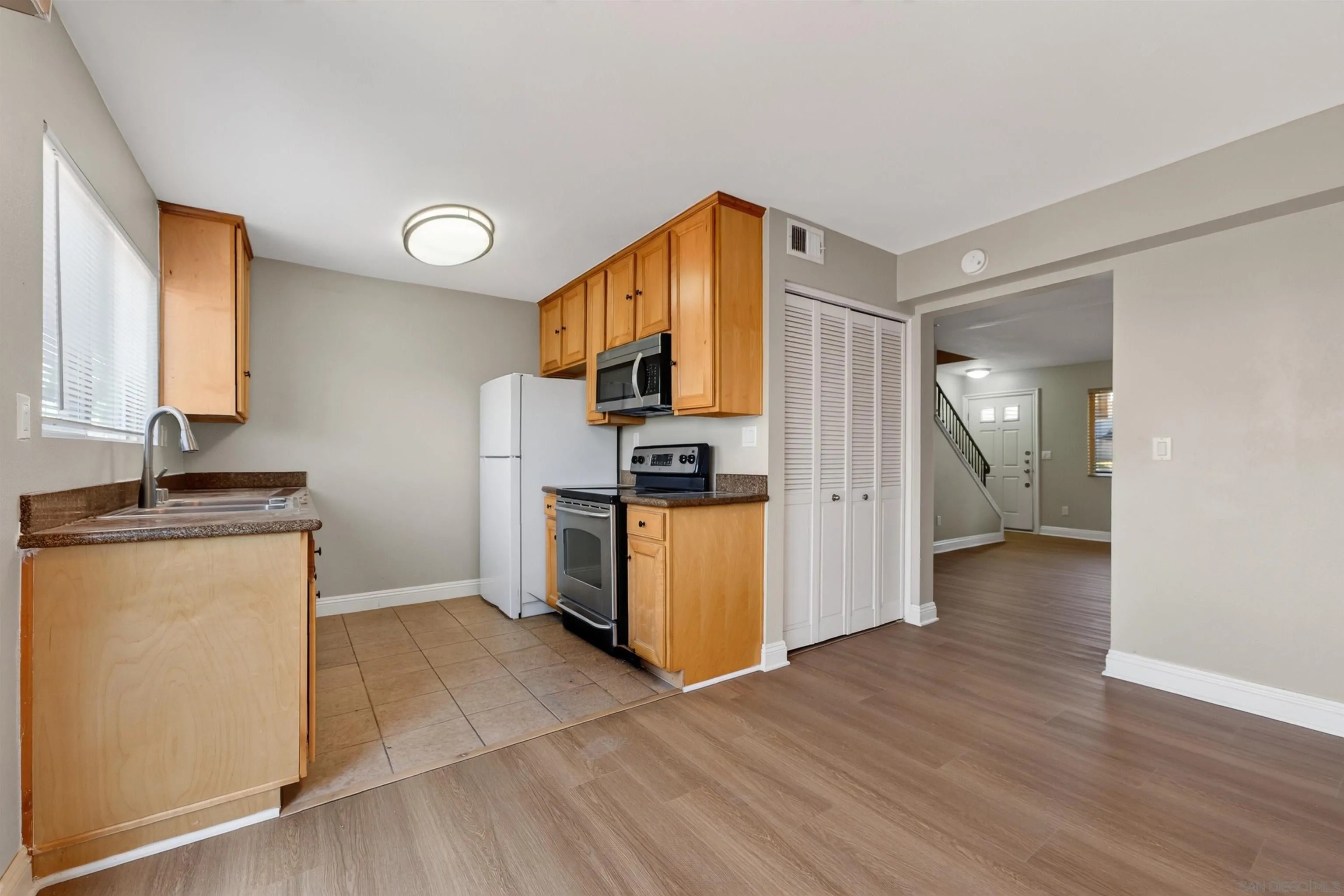 https://cdn.realtyfeed.com/cdn/127/260024721/2ec4a75df3b560808d65f4f322a5f27a.webp