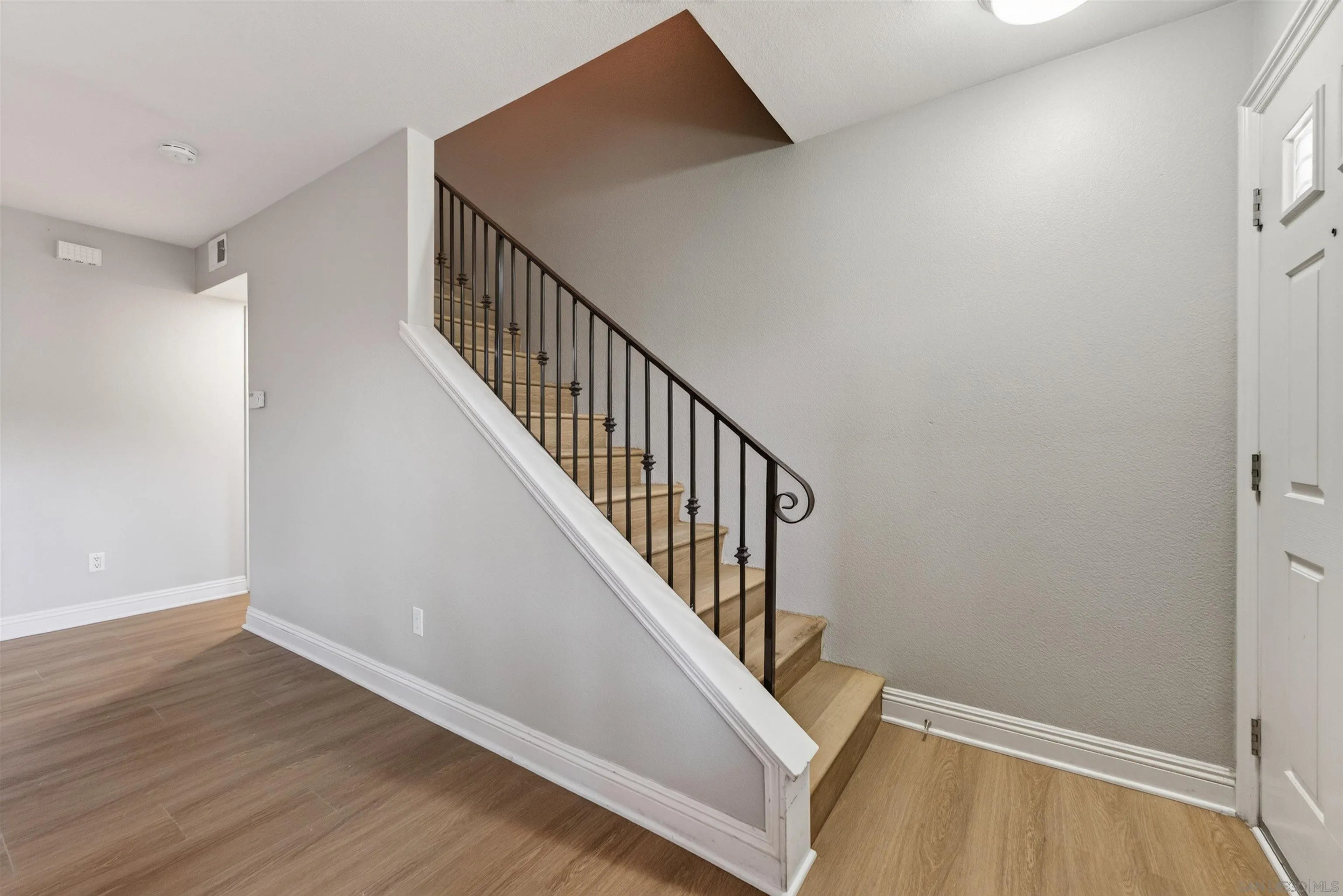 https://cdn.realtyfeed.com/cdn/127/260024721/382799a95e416ff18c16444a101acf51.webp