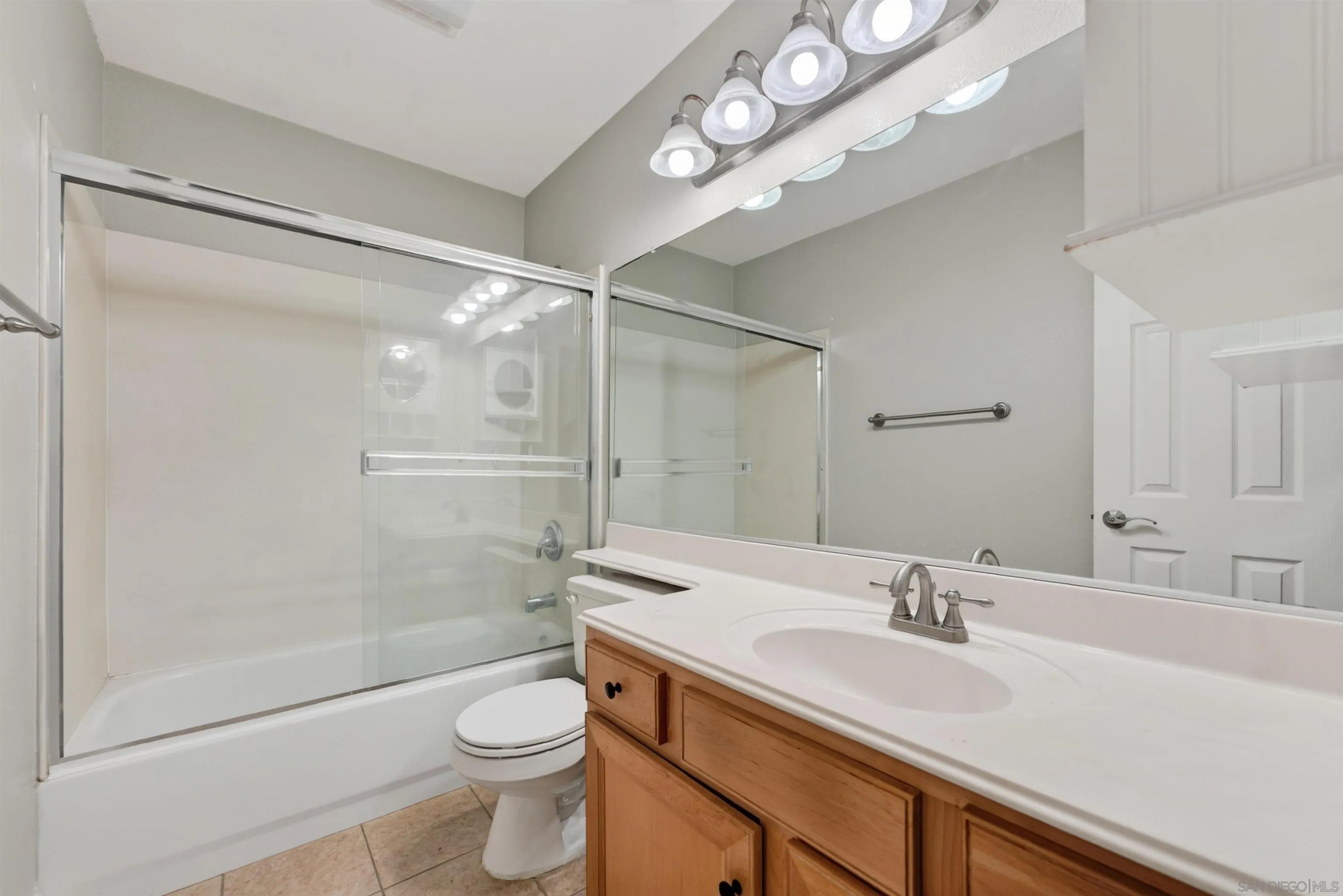 https://cdn.realtyfeed.com/cdn/127/260024721/5f18b4b5775283652fd758d89abb5c49.webp