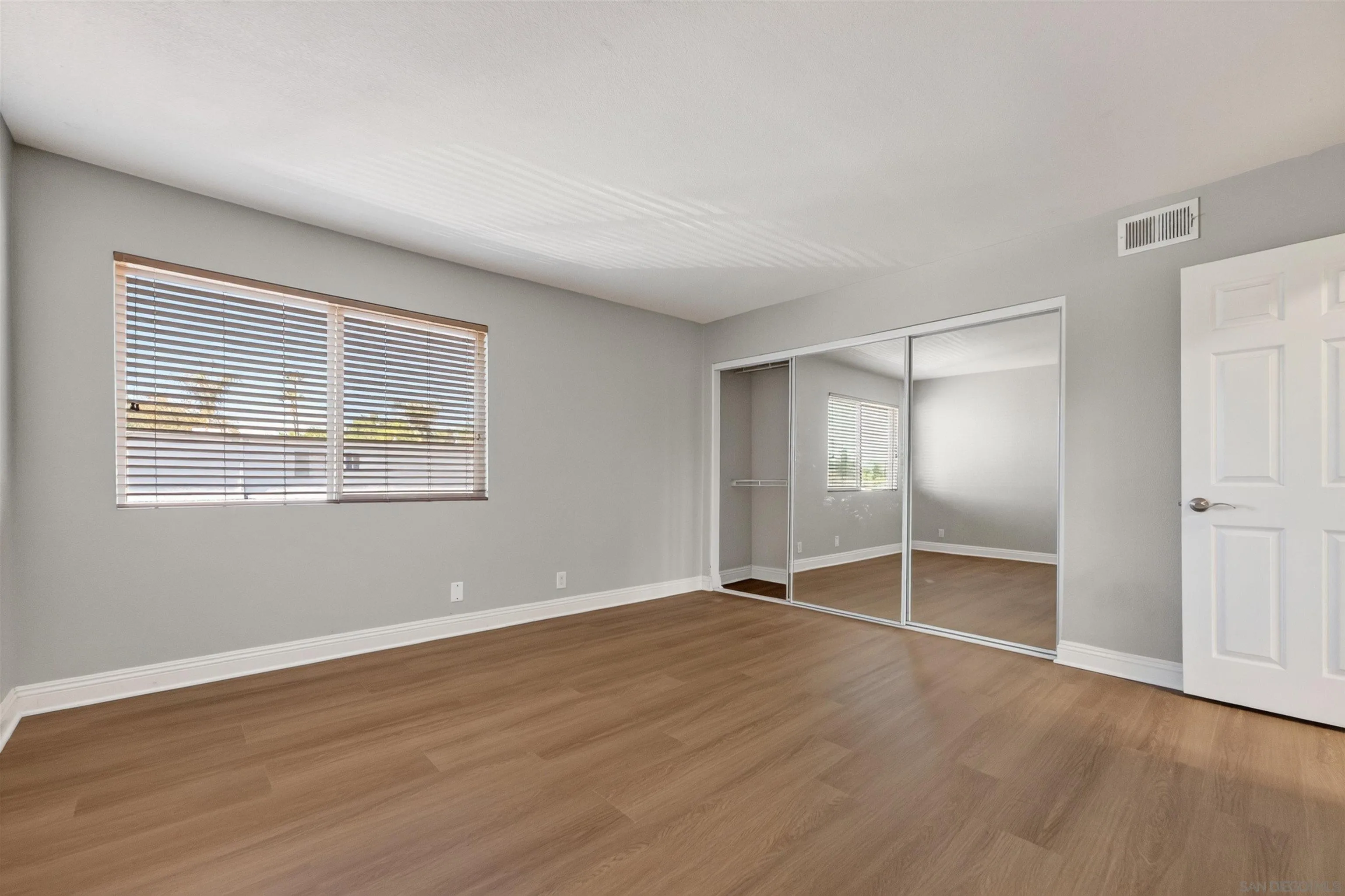 https://cdn.realtyfeed.com/cdn/127/260024721/66d7cb63362c54bb7fbd61019f4a1613.webp
