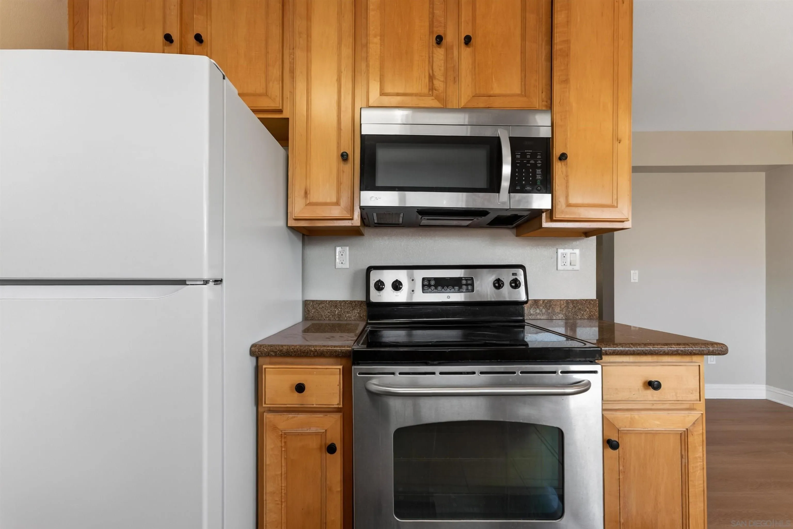 https://cdn.realtyfeed.com/cdn/127/260024721/a6fe3842b43fec36d85242af2da7b275.webp