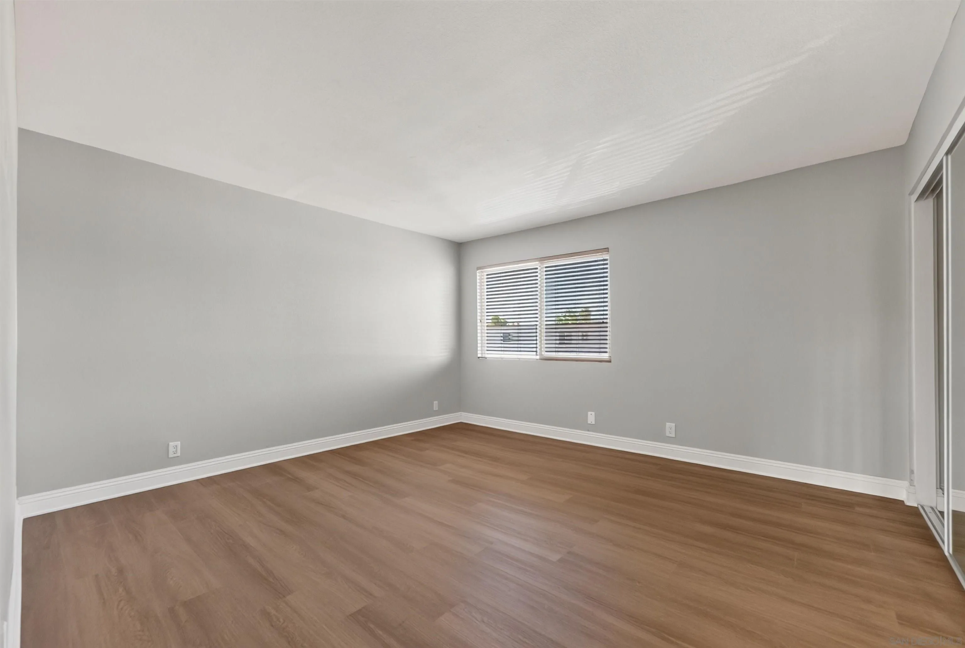 https://cdn.realtyfeed.com/cdn/127/260024721/bcb20ba3c250f2f11a5f2aa87afbd1d2.webp