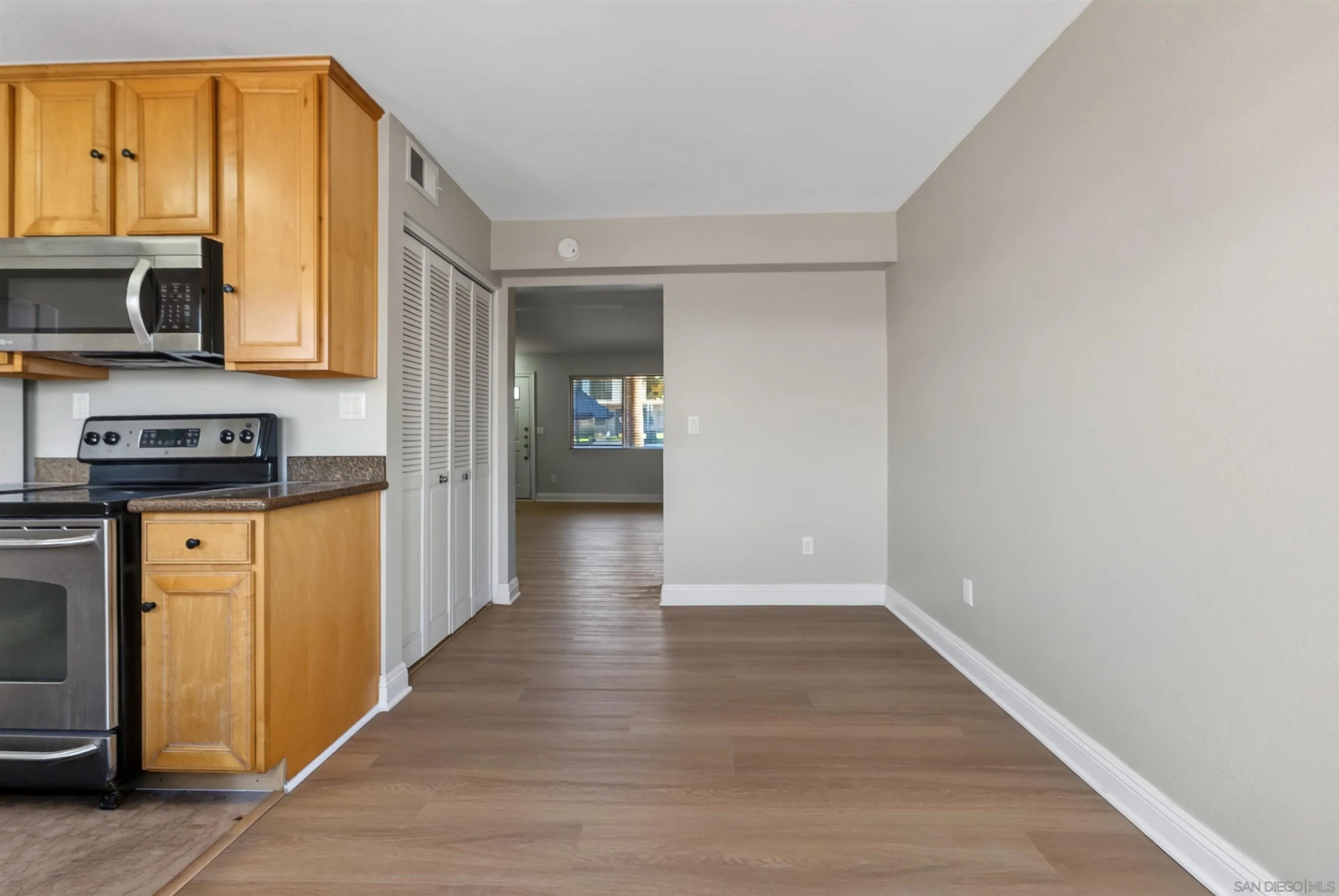 https://cdn.realtyfeed.com/cdn/127/260024721/ca5933997f7056d8895658d0a93fb522.webp