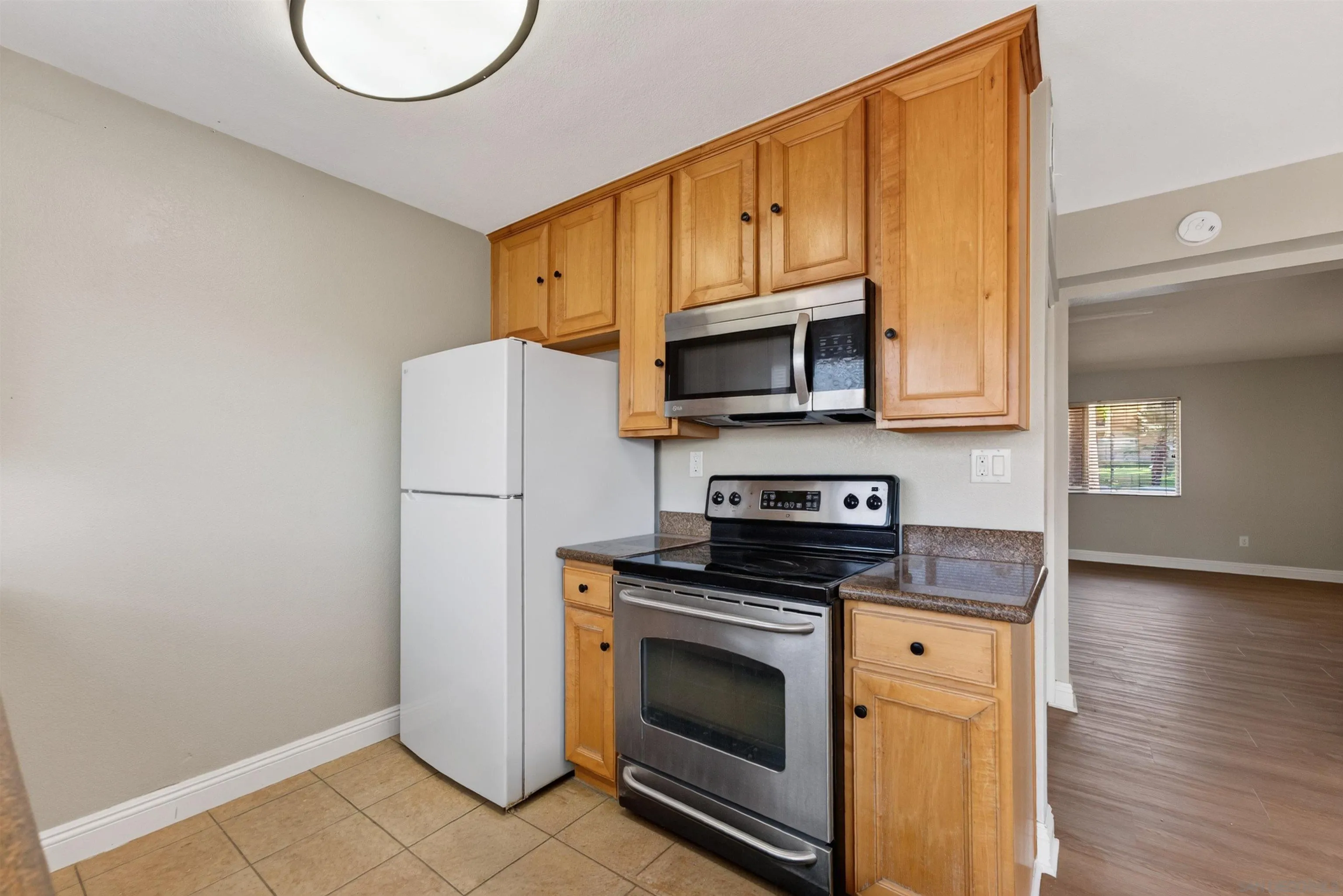 https://cdn.realtyfeed.com/cdn/127/260024721/dc870dd27b0fe255234137ad594fc200.webp
