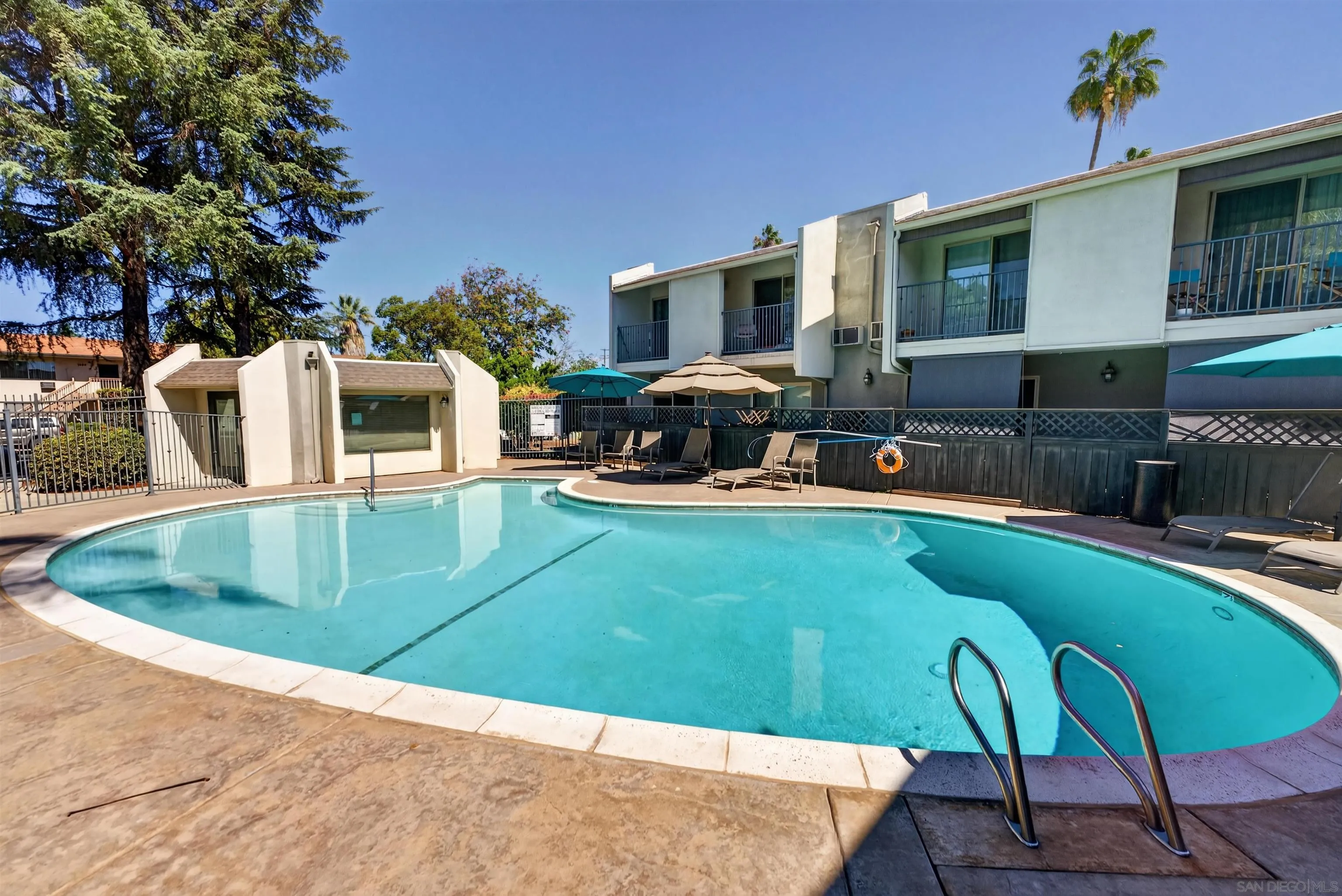 https://cdn.realtyfeed.com/cdn/127/260024721/ee812f636907cb2a217bf72afe594609.webp