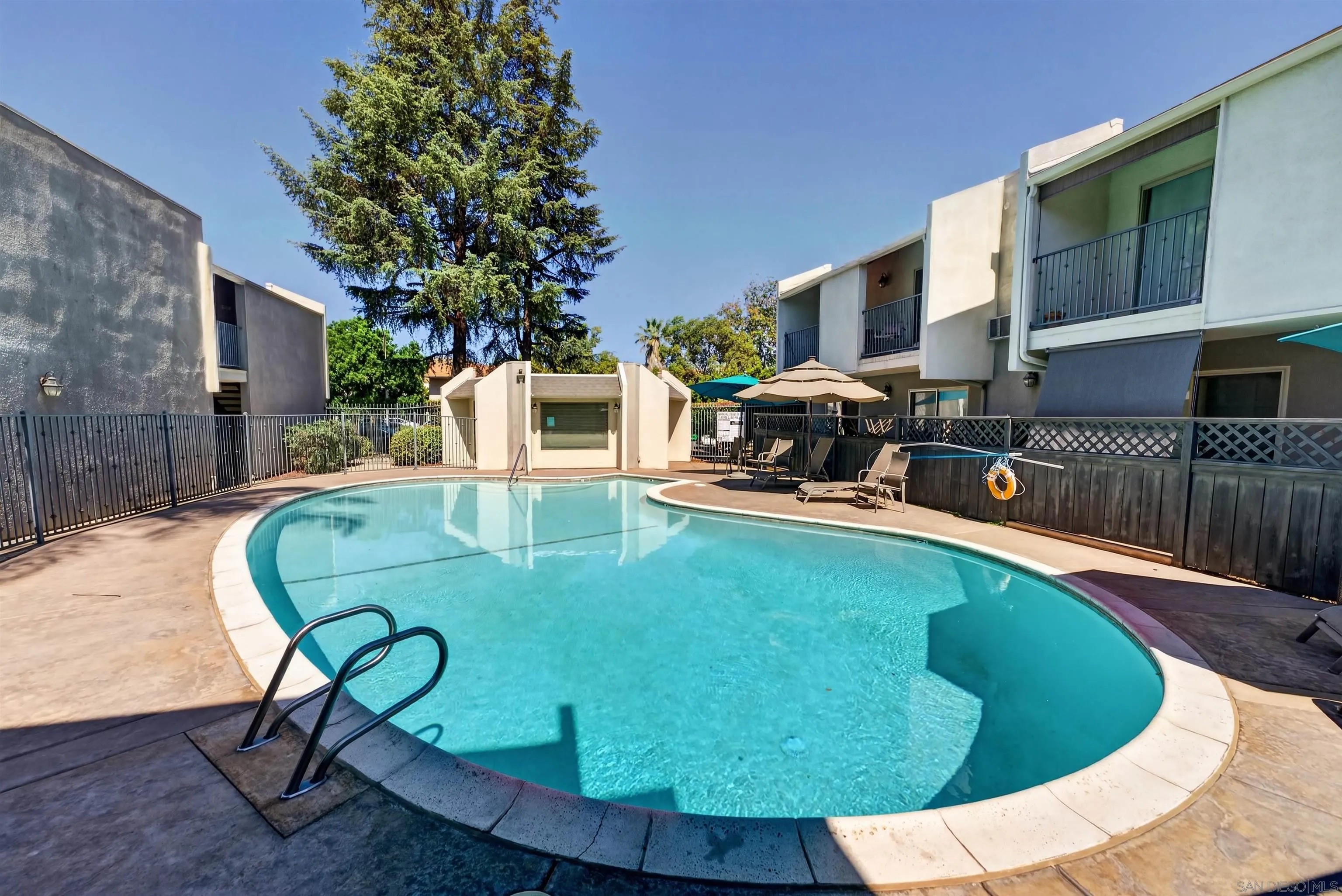 https://cdn.realtyfeed.com/cdn/127/260024721/fd70e72e30649f8486c30c50601ddb27.webp