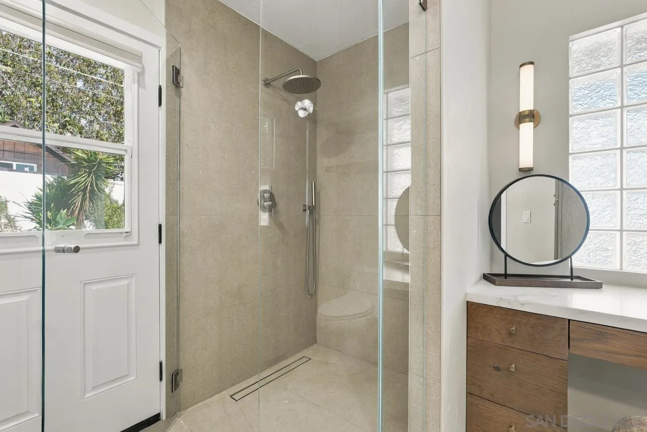 https://cdn.realtyfeed.com/cdn/127/260024727/188ff27df7afa5e7138071ee61e083d3.webp