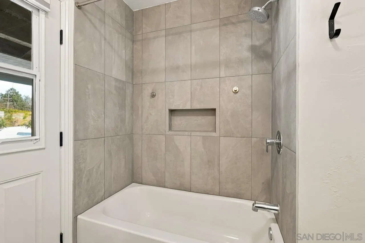 https://cdn.realtyfeed.com/cdn/127/260024727/7e3487b8a27c40e51e515aeae5ff9e97.webp