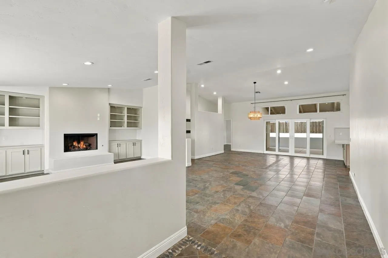 https://cdn.realtyfeed.com/cdn/127/260024727/8eb541255a25c8ba2908dbfe5f3e7bfa.webp