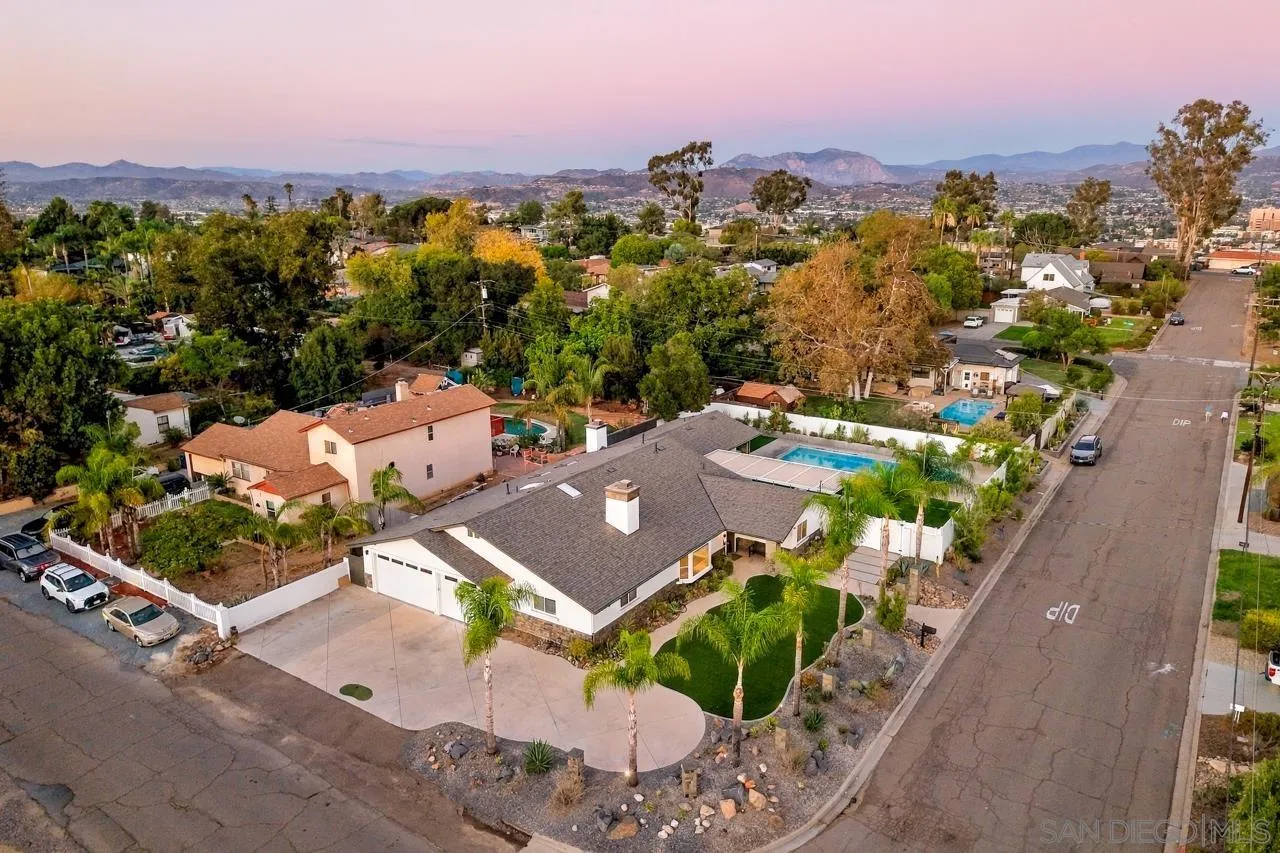 https://cdn.realtyfeed.com/cdn/127/260024727/9bd4aabfc6dc58ca30f66797f130c876.webp