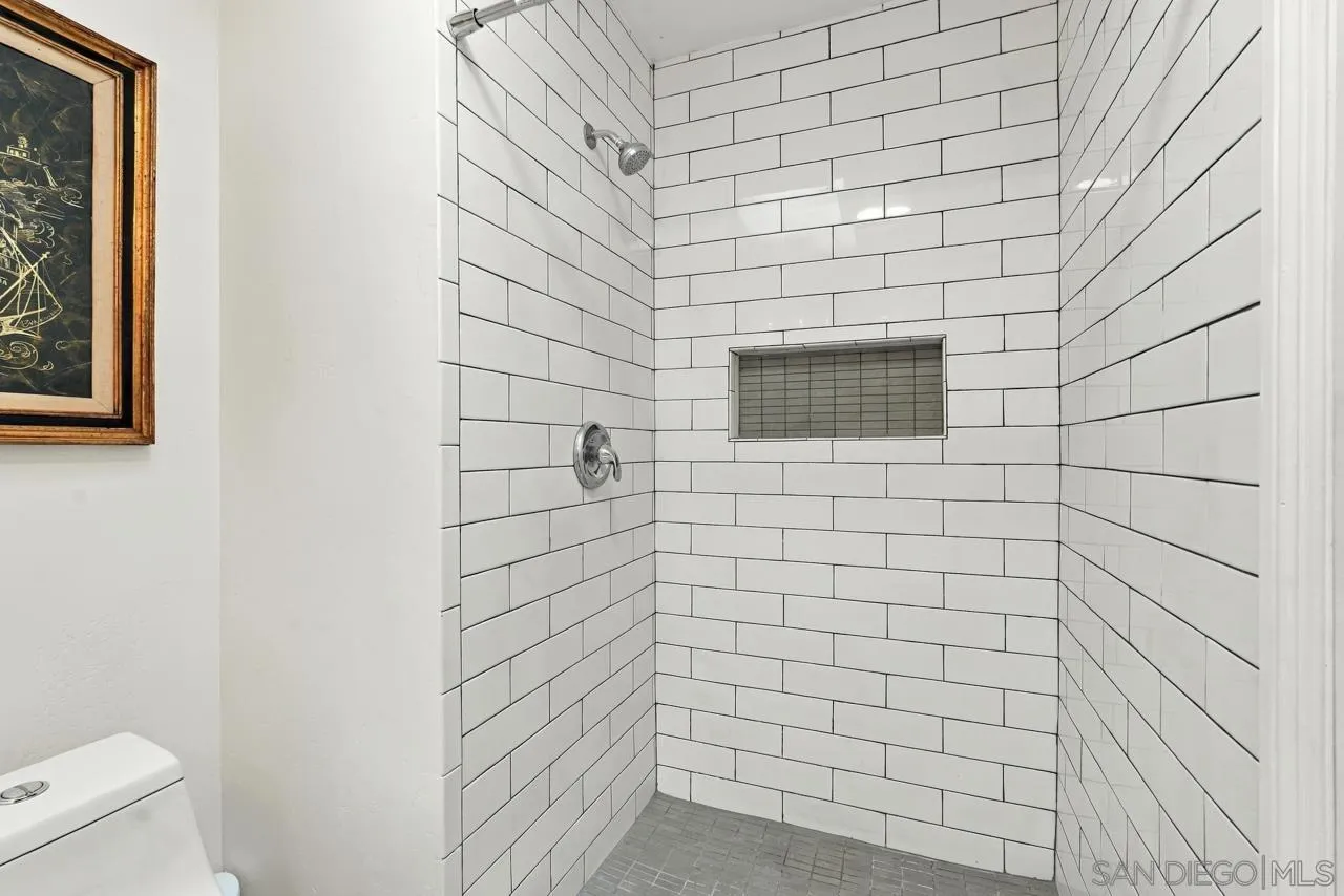 https://cdn.realtyfeed.com/cdn/127/260024727/9d15bc82f266198859bfb672d2a1282a.webp