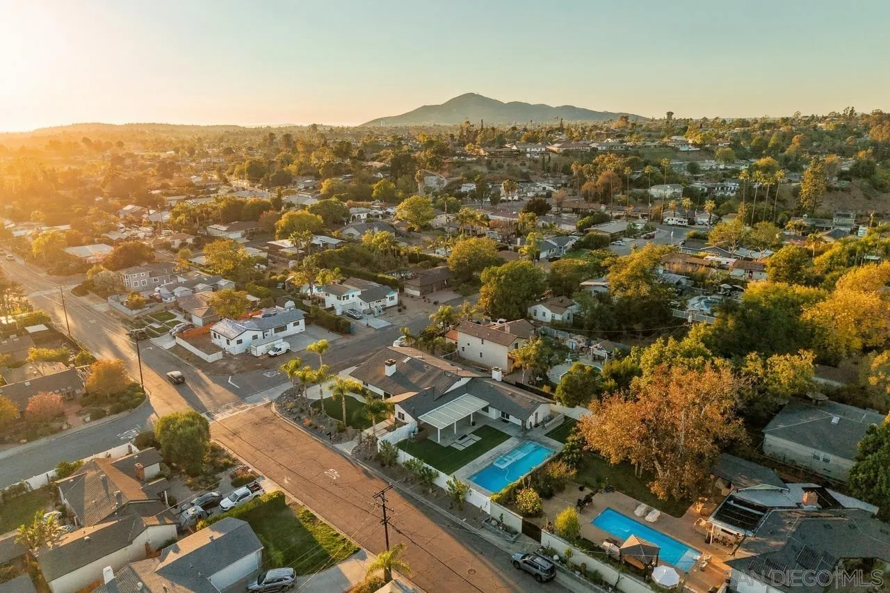 https://cdn.realtyfeed.com/cdn/127/260024727/c454ddf9b39424dfd051f5d782ec4b30.webp