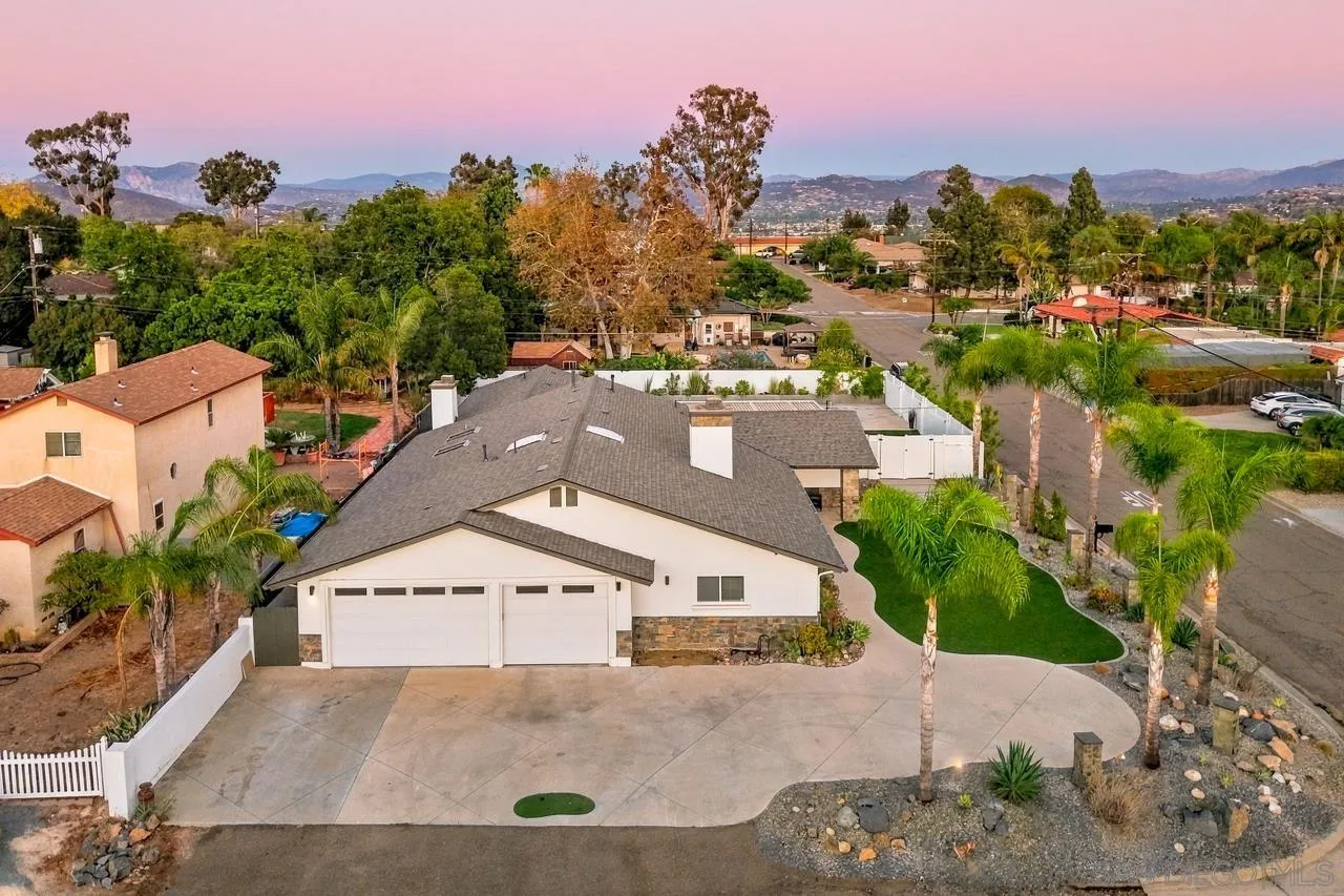 https://cdn.realtyfeed.com/cdn/127/260024727/e4ffcf49b8b852e4bd40ac05715d75ec.webp