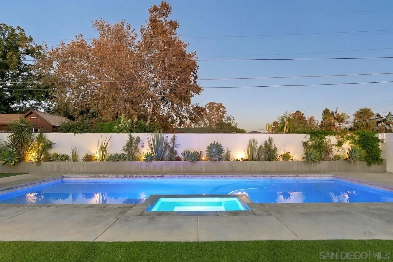 https://cdn.realtyfeed.com/cdn/127/260024727/f3c6c80a96252f96be309f1e282d5c56.webp