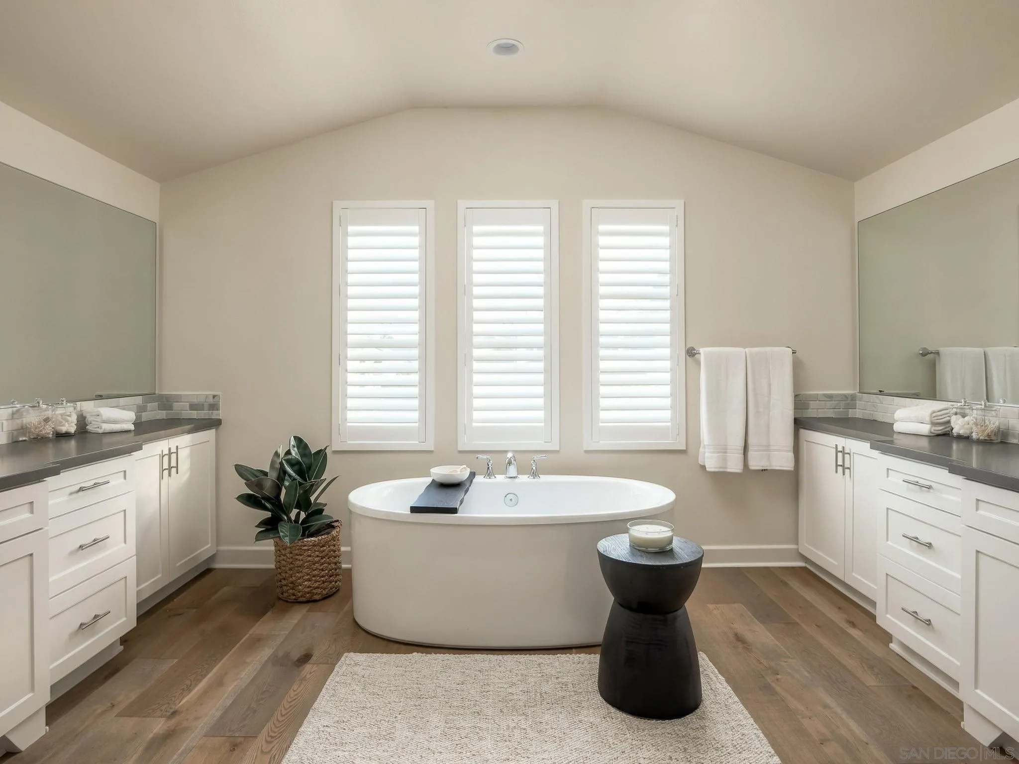 https://cdn.realtyfeed.com/cdn/127/260024736/175745b20e543966f3d3ac33e974e012.webp