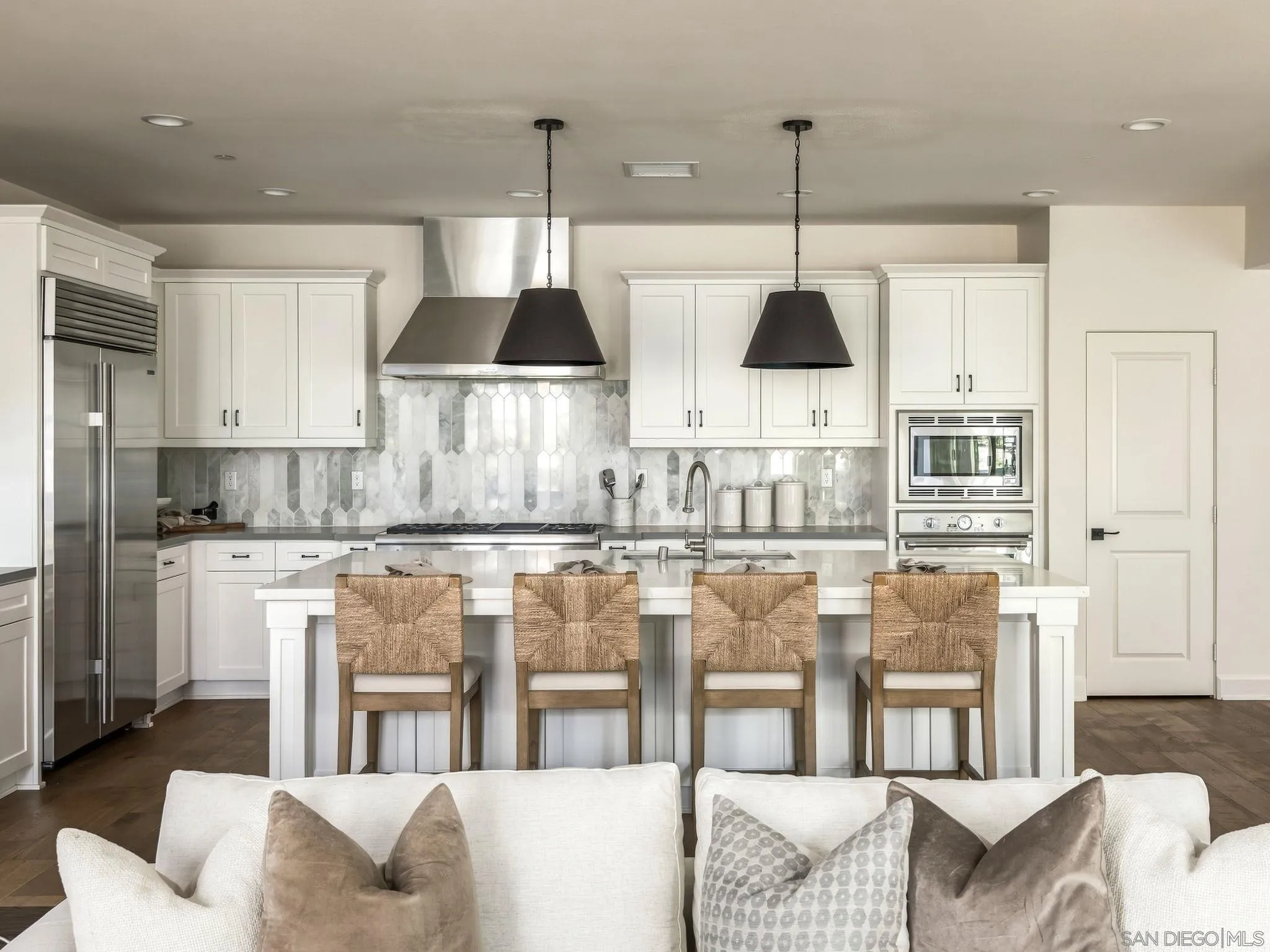 https://cdn.realtyfeed.com/cdn/127/260024736/d129c6d397ea32ed6829f6007fcbcf23.webp