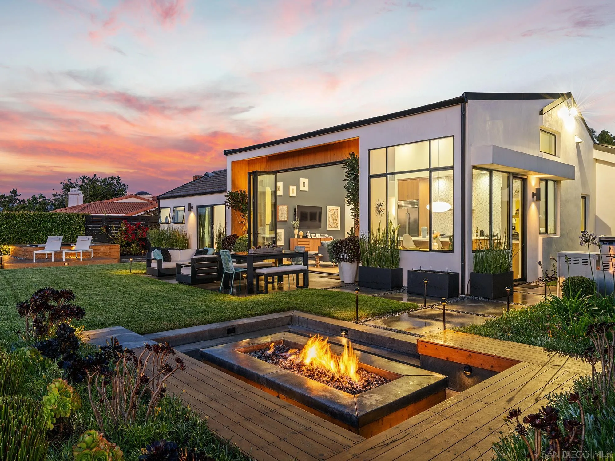Solana Beach, CA 92075