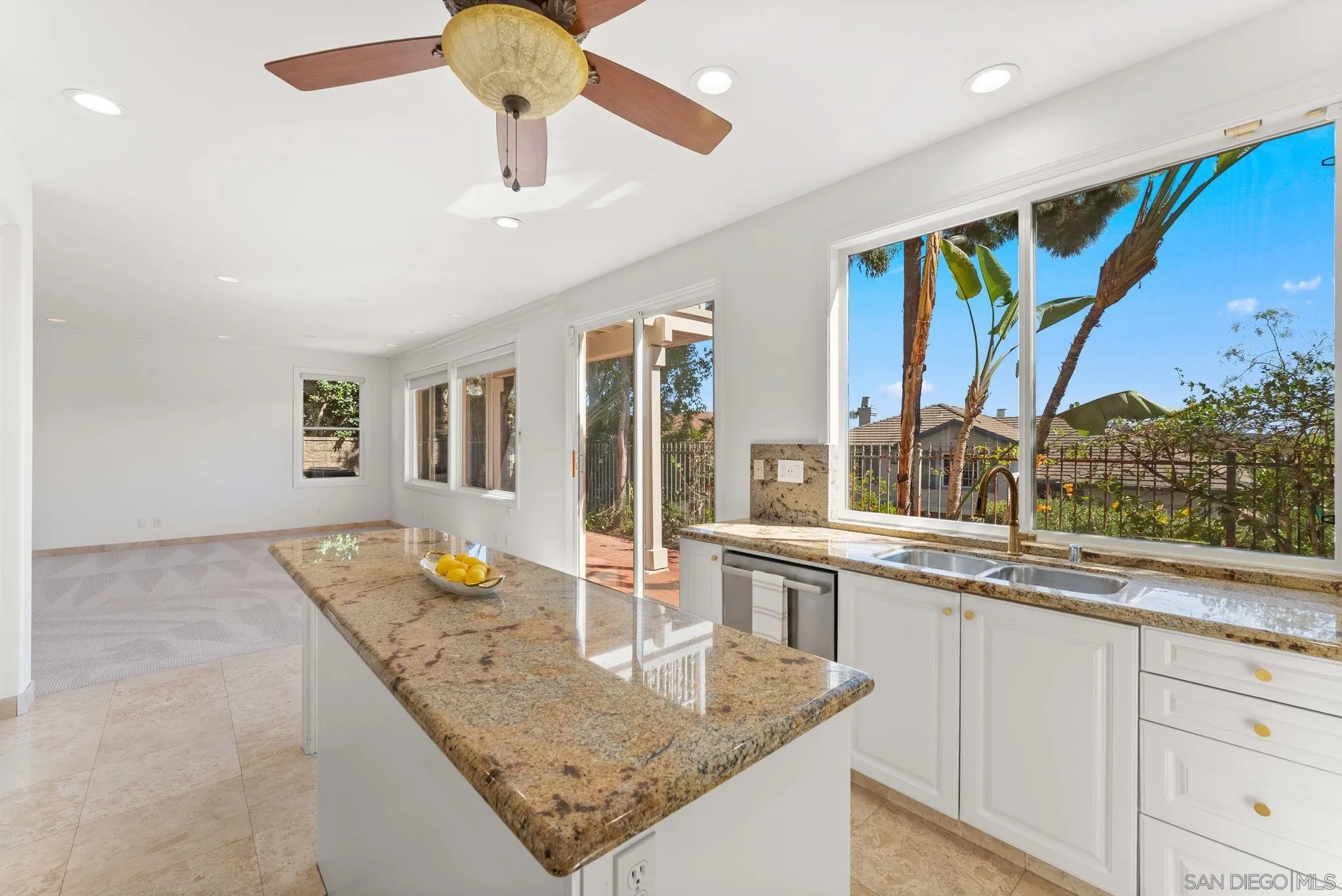 6055 Hillpointe Row, La Jolla, CA 92037, photo 17