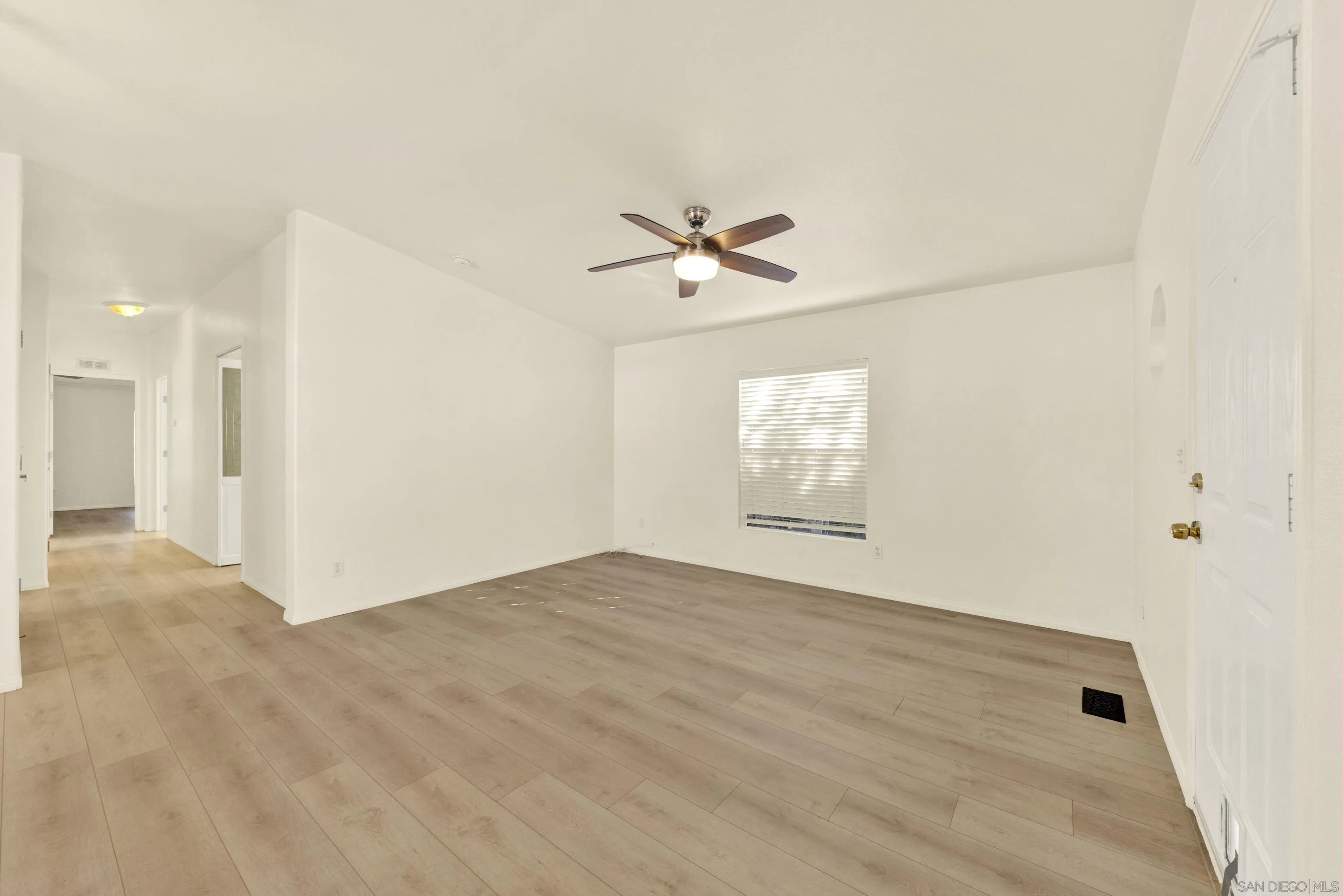 https://cdn.realtyfeed.com/cdn/127/260024764/0e33fbda48e8133515548ba002f49204.webp