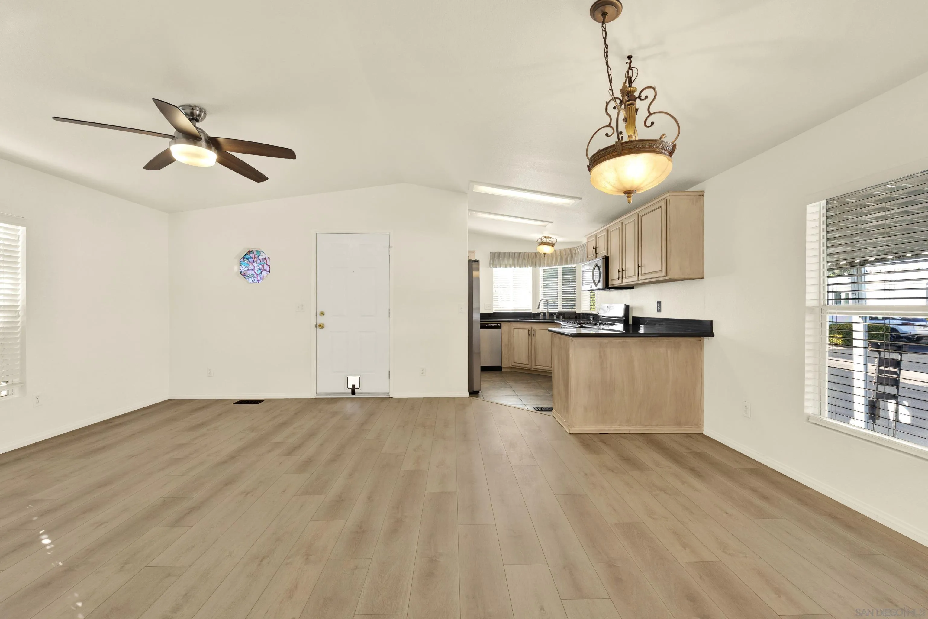 https://cdn.realtyfeed.com/cdn/127/260024764/1b342b5213e0ceae5a72e98bc9d2a94e.webp