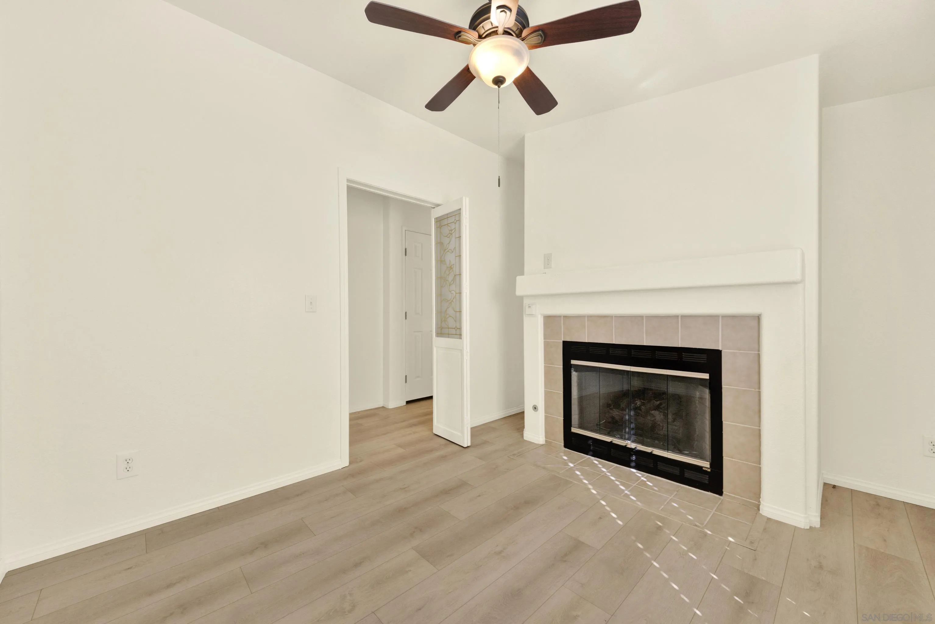 https://cdn.realtyfeed.com/cdn/127/260024764/26c6419537f0a669e509ab0704fd8a67.webp