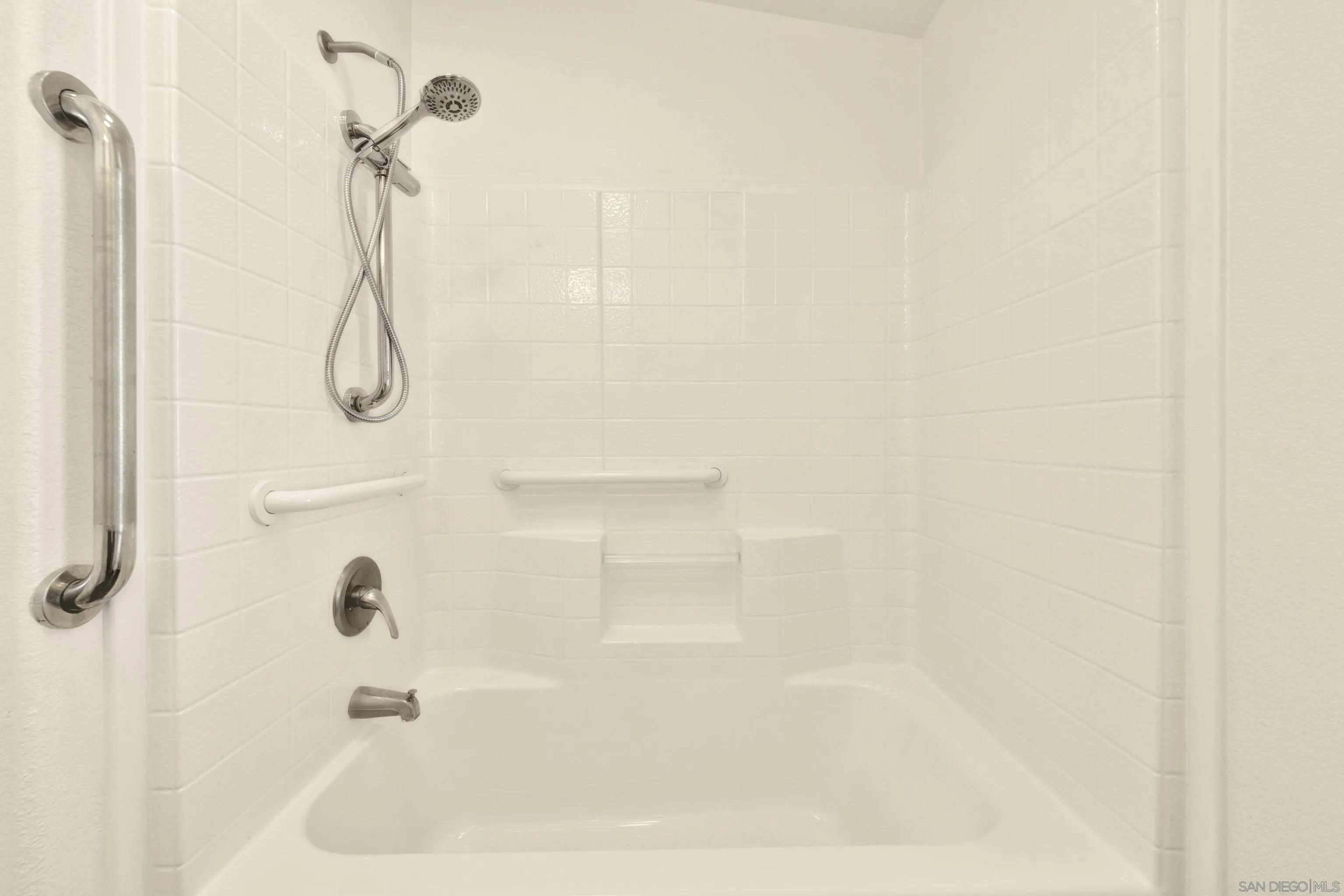 https://cdn.realtyfeed.com/cdn/127/260024764/3425794451c4a4df9b4dde63dd0ca782.webp