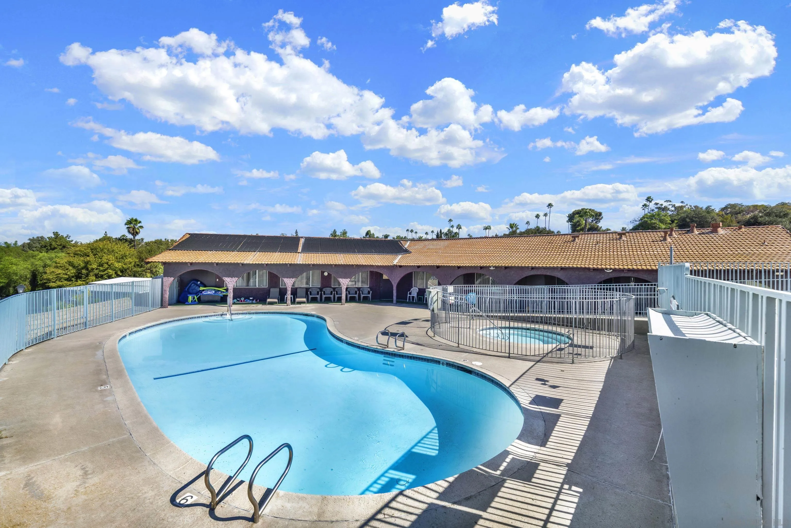 https://cdn.realtyfeed.com/cdn/127/260024764/44e3354f9ae23c02f17034b360baeaa3.webp