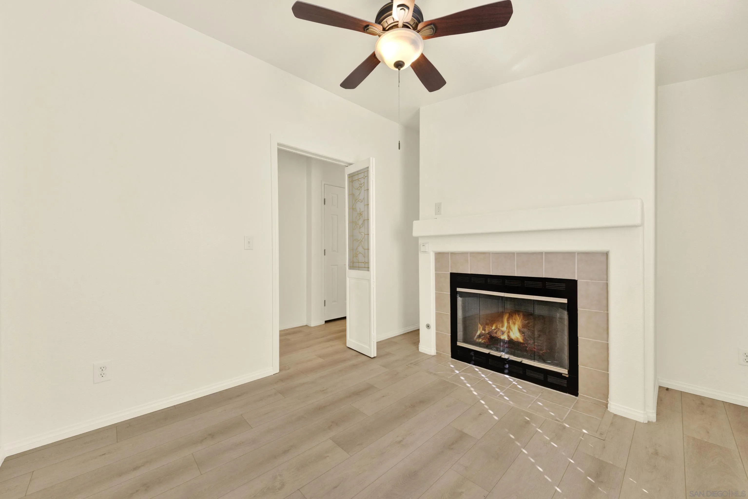 https://cdn.realtyfeed.com/cdn/127/260024764/55b776d4d1b190afff09357fc31e909b.webp
