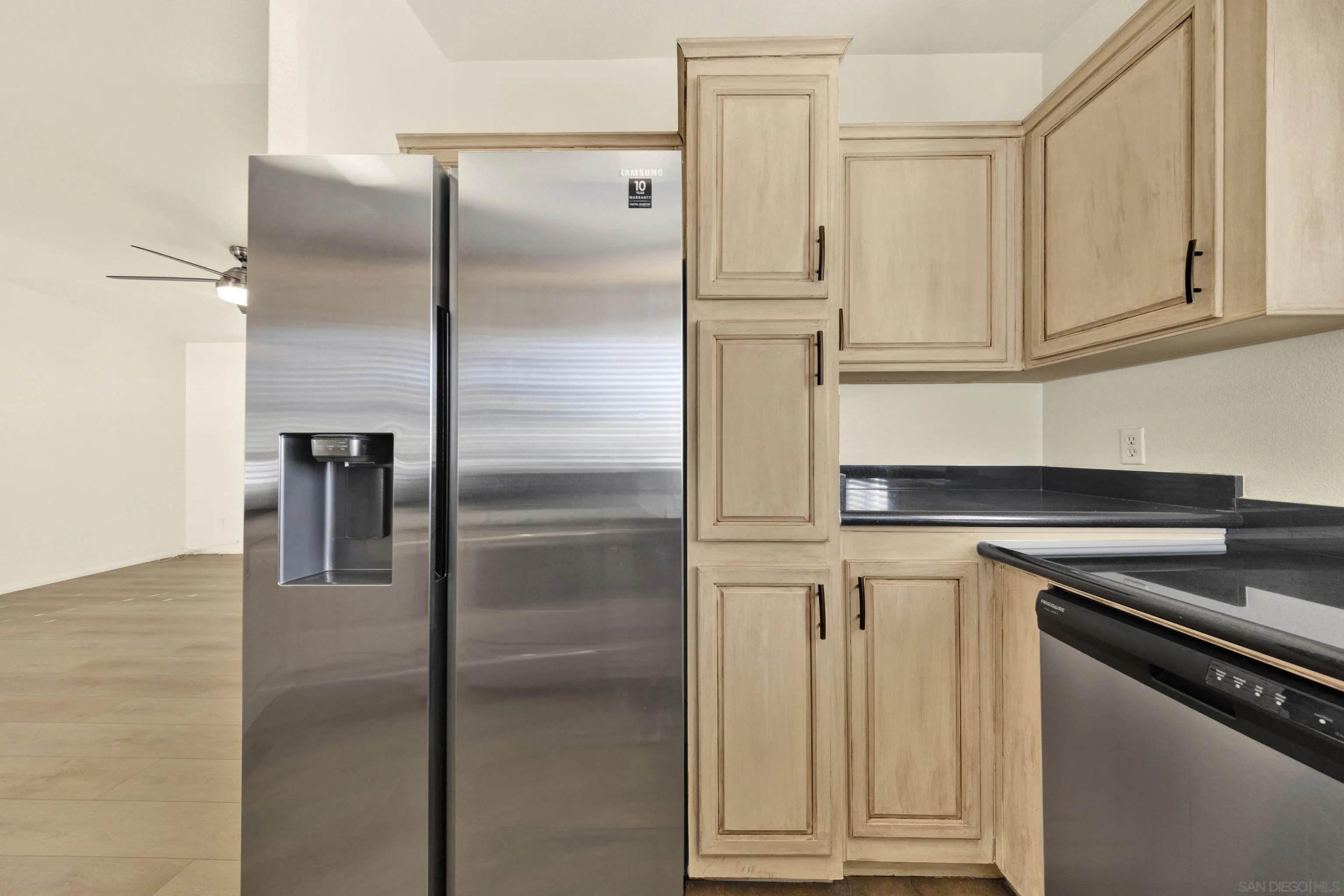 https://cdn.realtyfeed.com/cdn/127/260024764/6bf6ac28272ce4431c135b999499310b.webp