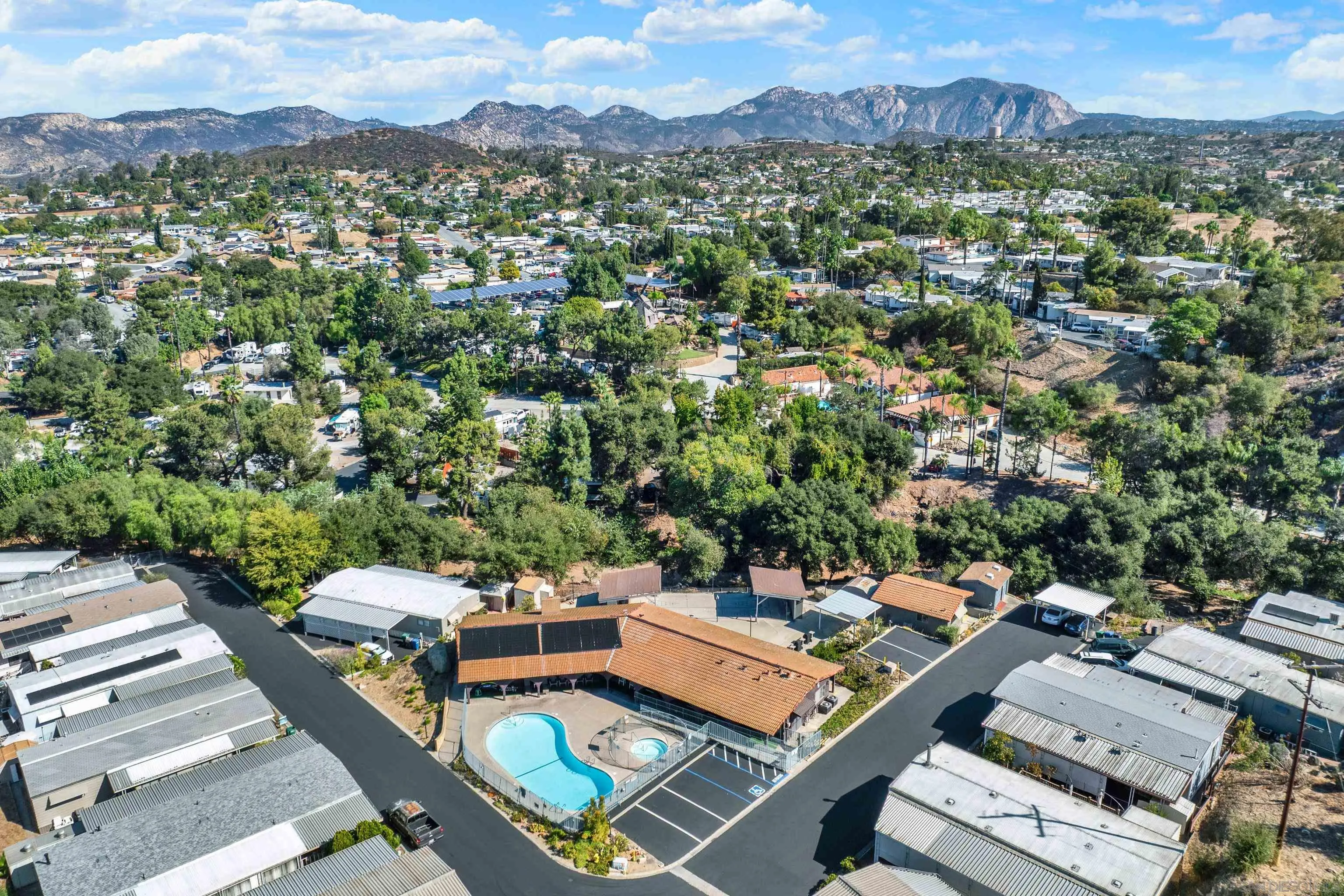 https://cdn.realtyfeed.com/cdn/127/260024764/7c7adfa7711b71f1f03a98a94e528bb0.webp