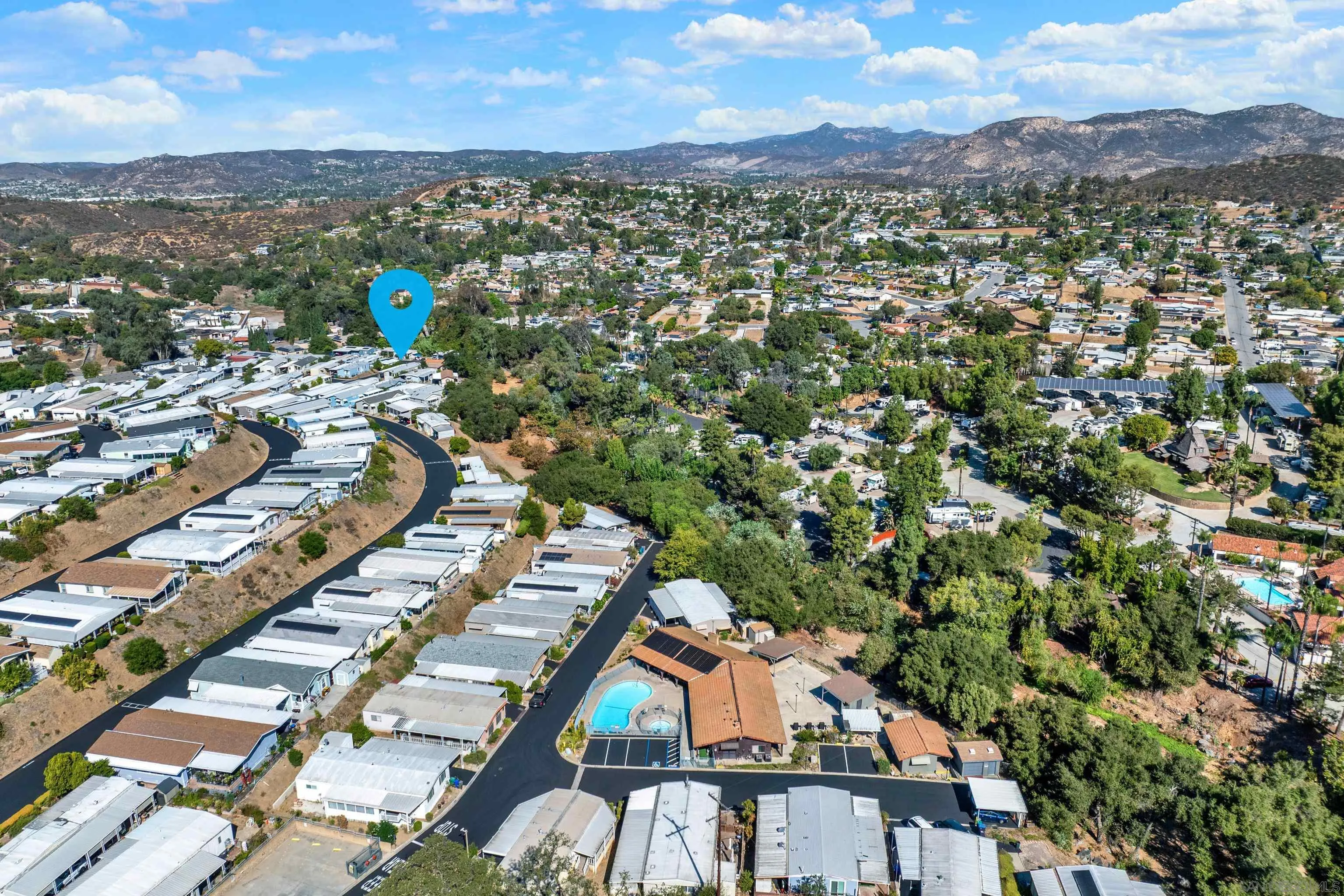 https://cdn.realtyfeed.com/cdn/127/260024764/95edf4c7d93ca7921421e316ab90a956.webp