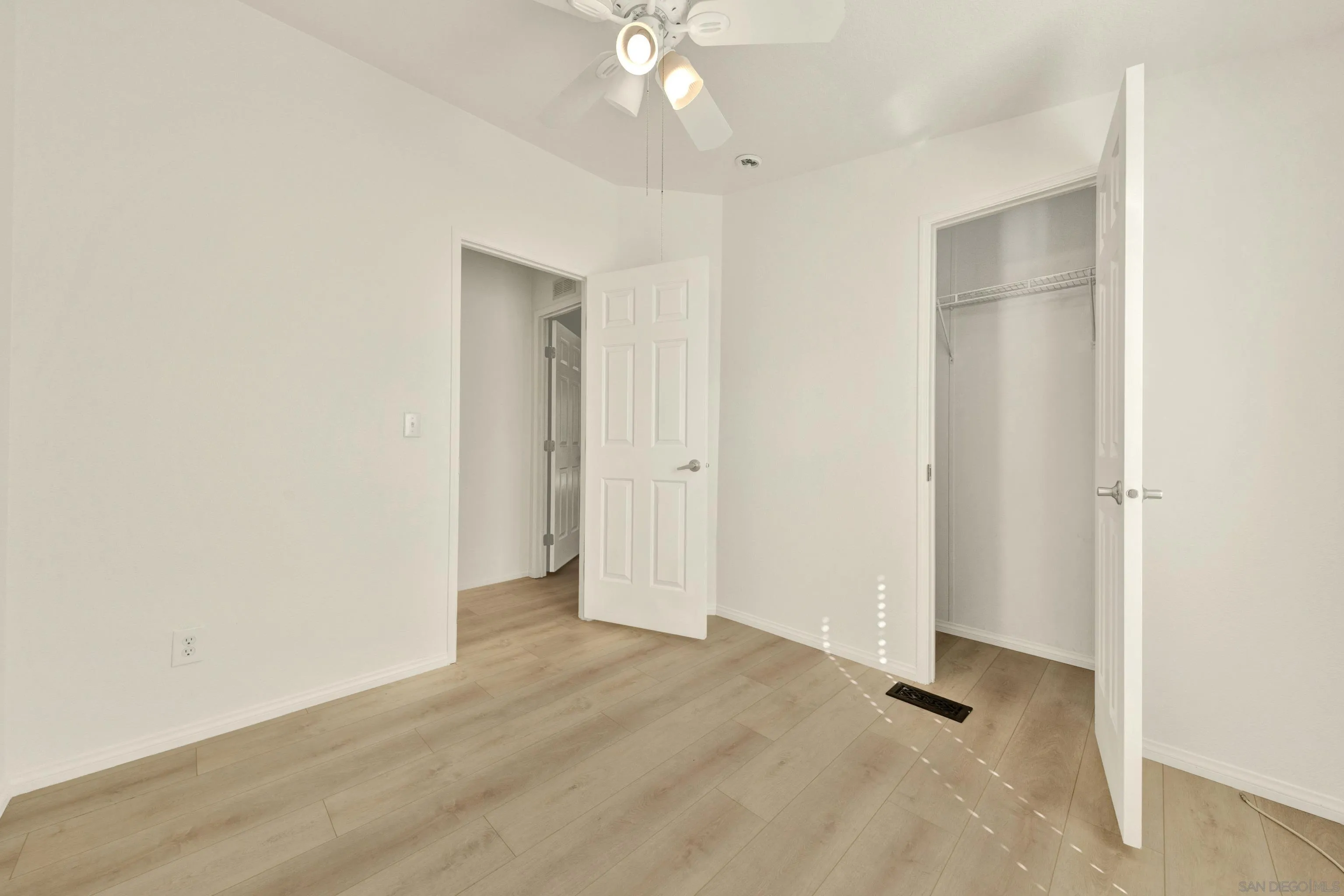 https://cdn.realtyfeed.com/cdn/127/260024764/f27732f6d38a9e693420fe0208a45595.webp