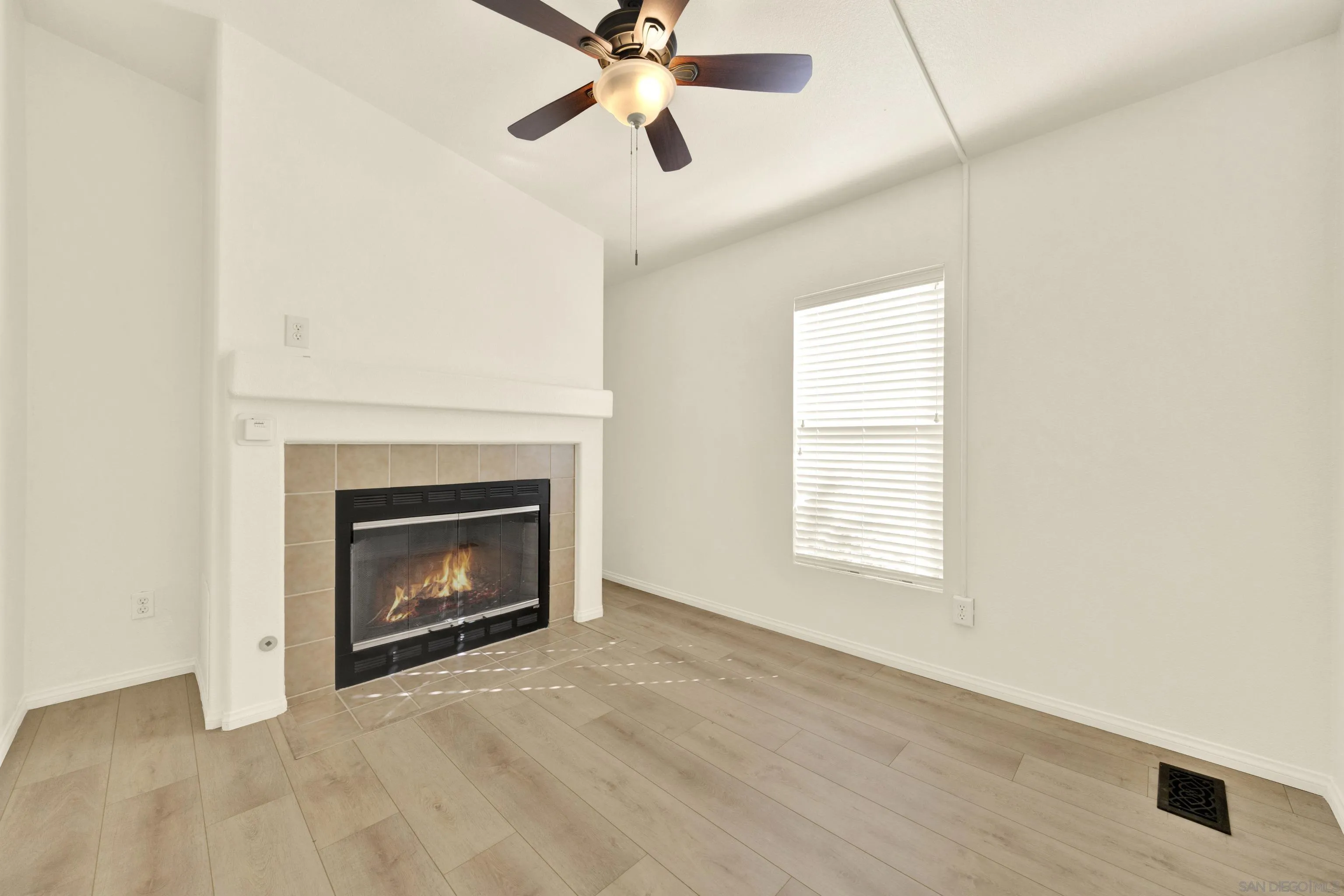 https://cdn.realtyfeed.com/cdn/127/260024764/f91d4da9c5103fbd48a9d89ba866f378.webp