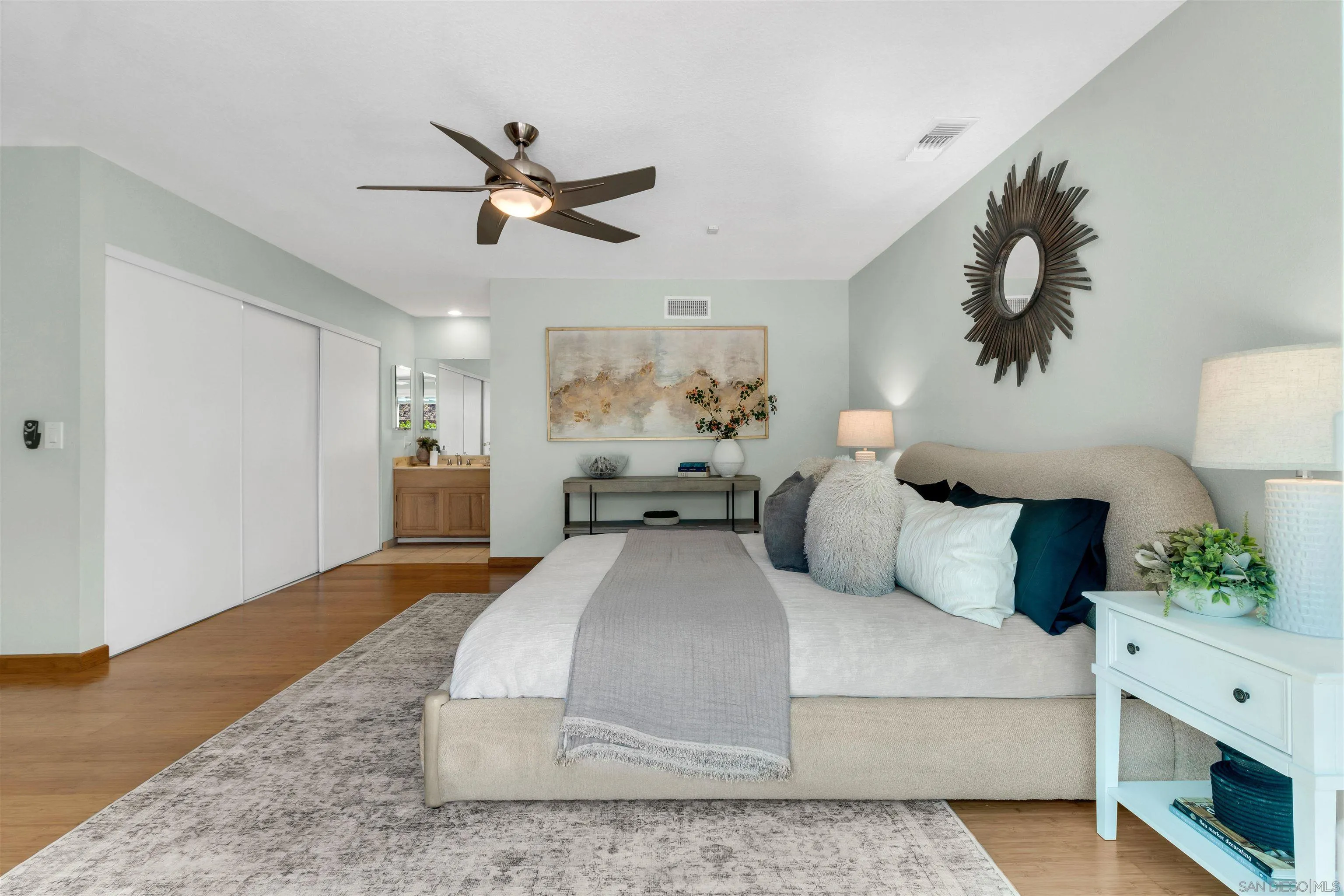 https://cdn.realtyfeed.com/cdn/127/260024773/1c87b3a66d613f27ab74ef862f296d94.webp