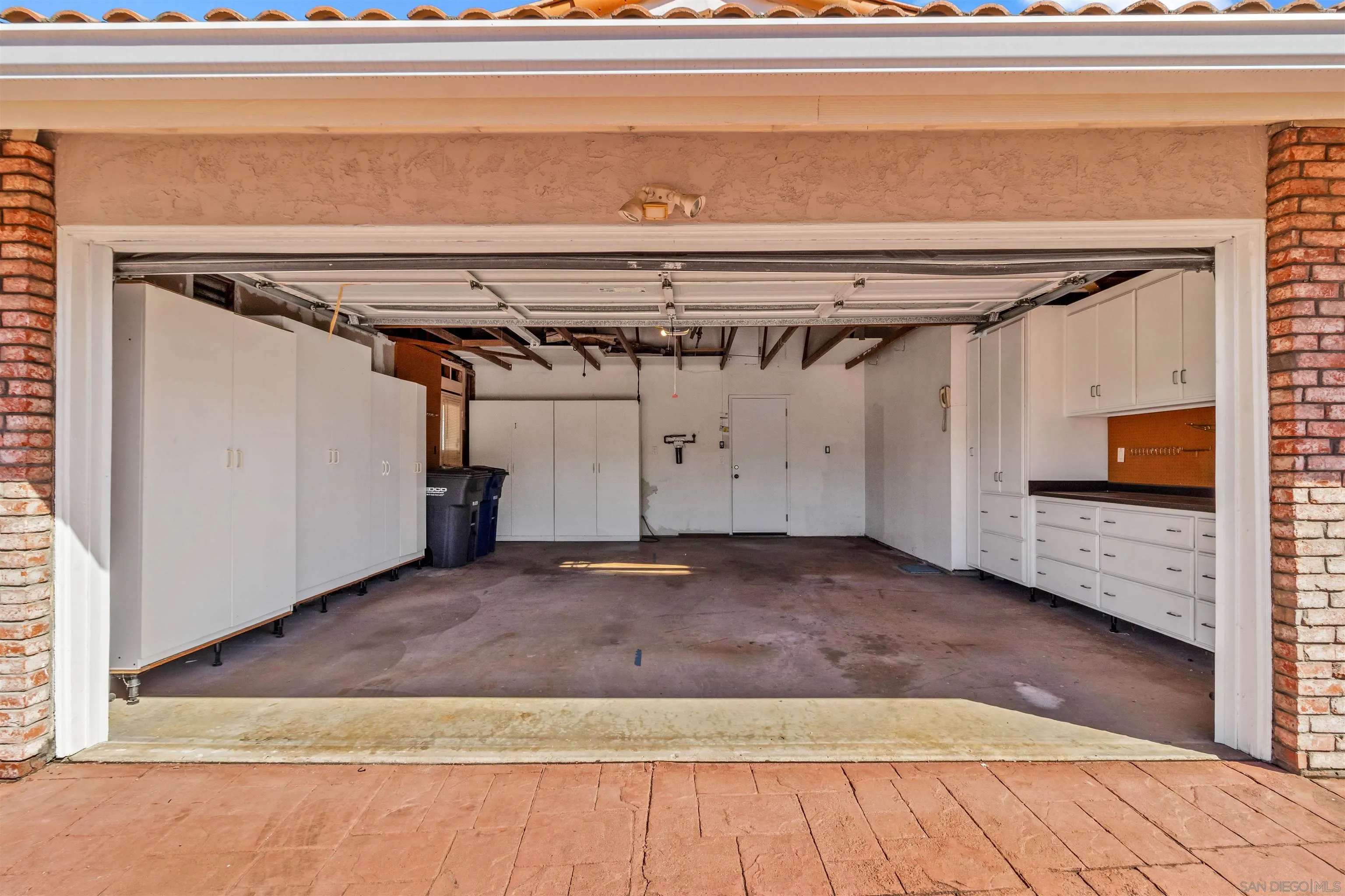 https://cdn.realtyfeed.com/cdn/127/260024773/312b38ea35b12cf2fd02aa3518764b10.webp