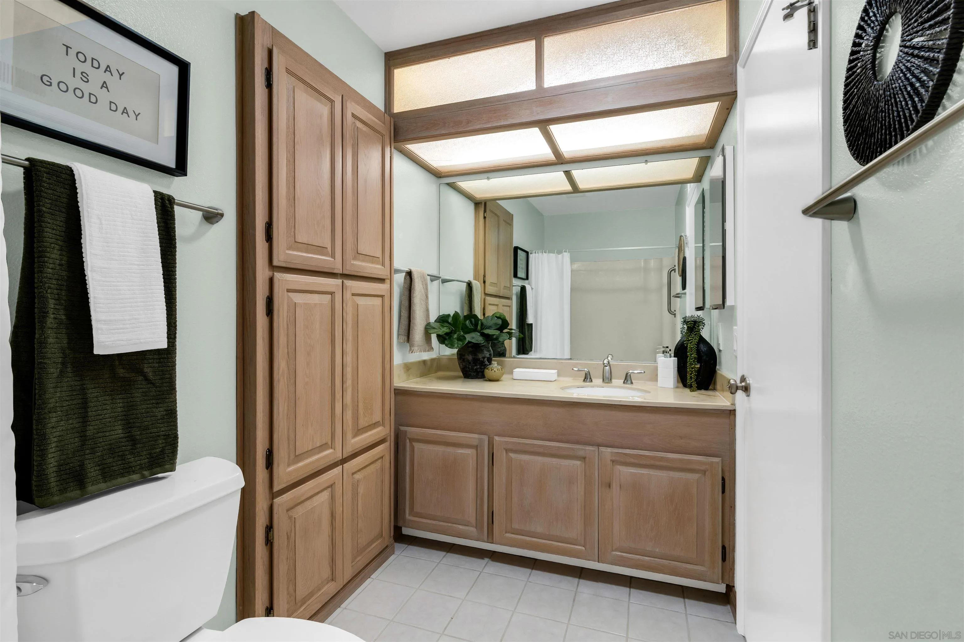 https://cdn.realtyfeed.com/cdn/127/260024773/4cc725370f54487ae37581d42fb20e41.webp