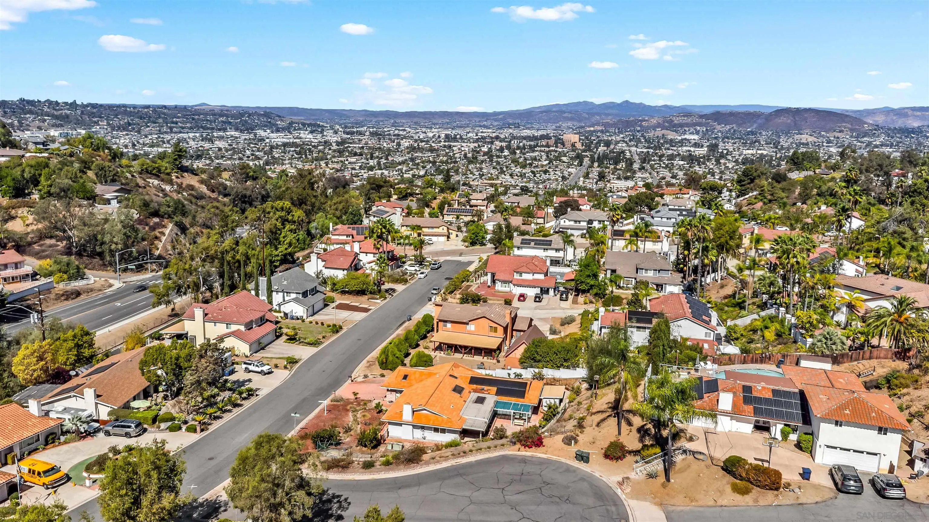 https://cdn.realtyfeed.com/cdn/127/260024773/8e0555a3a73723992a78b6460a1247bf.webp