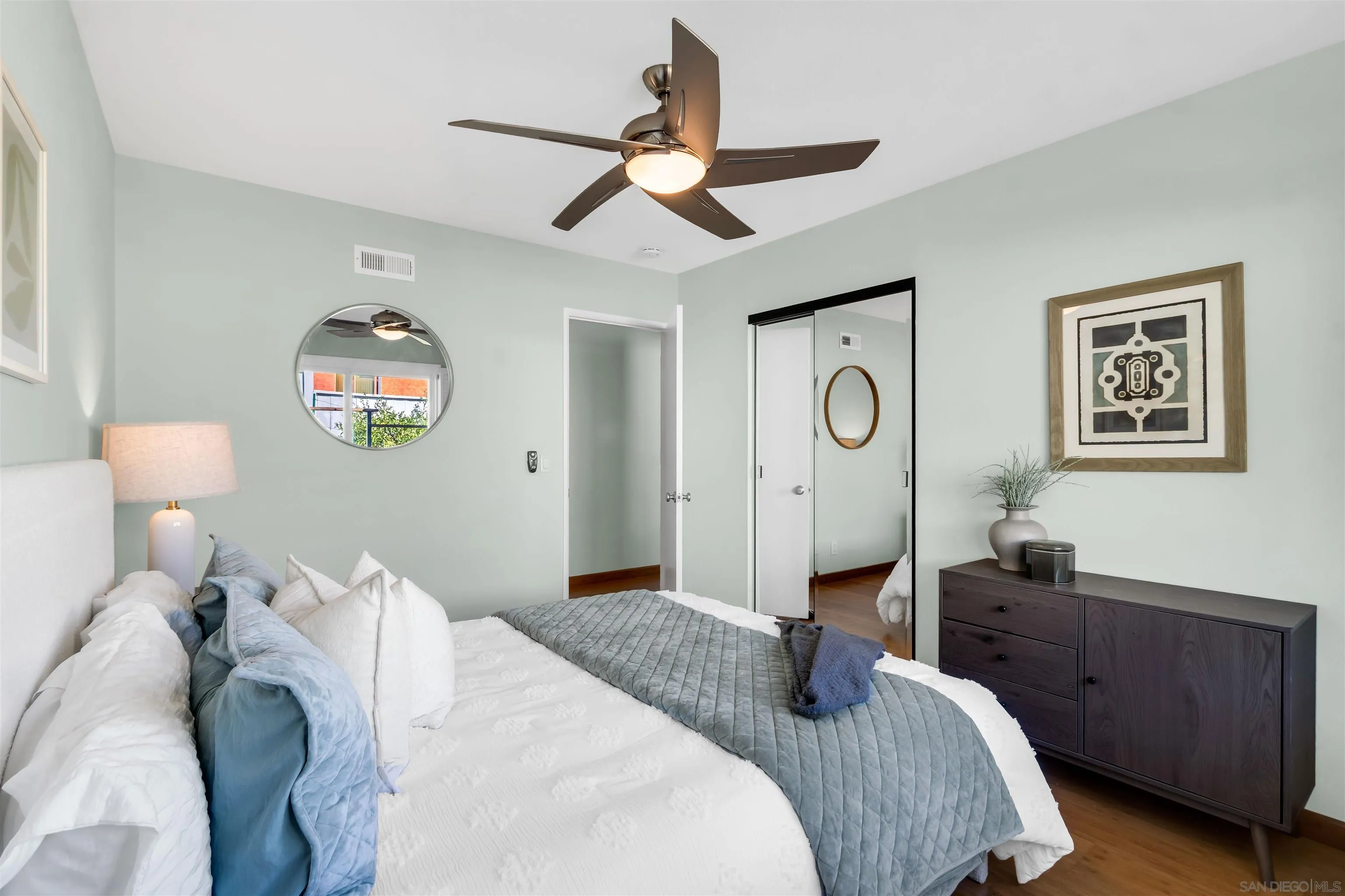 https://cdn.realtyfeed.com/cdn/127/260024773/954081003aa1912dced3bda274f361f8.webp