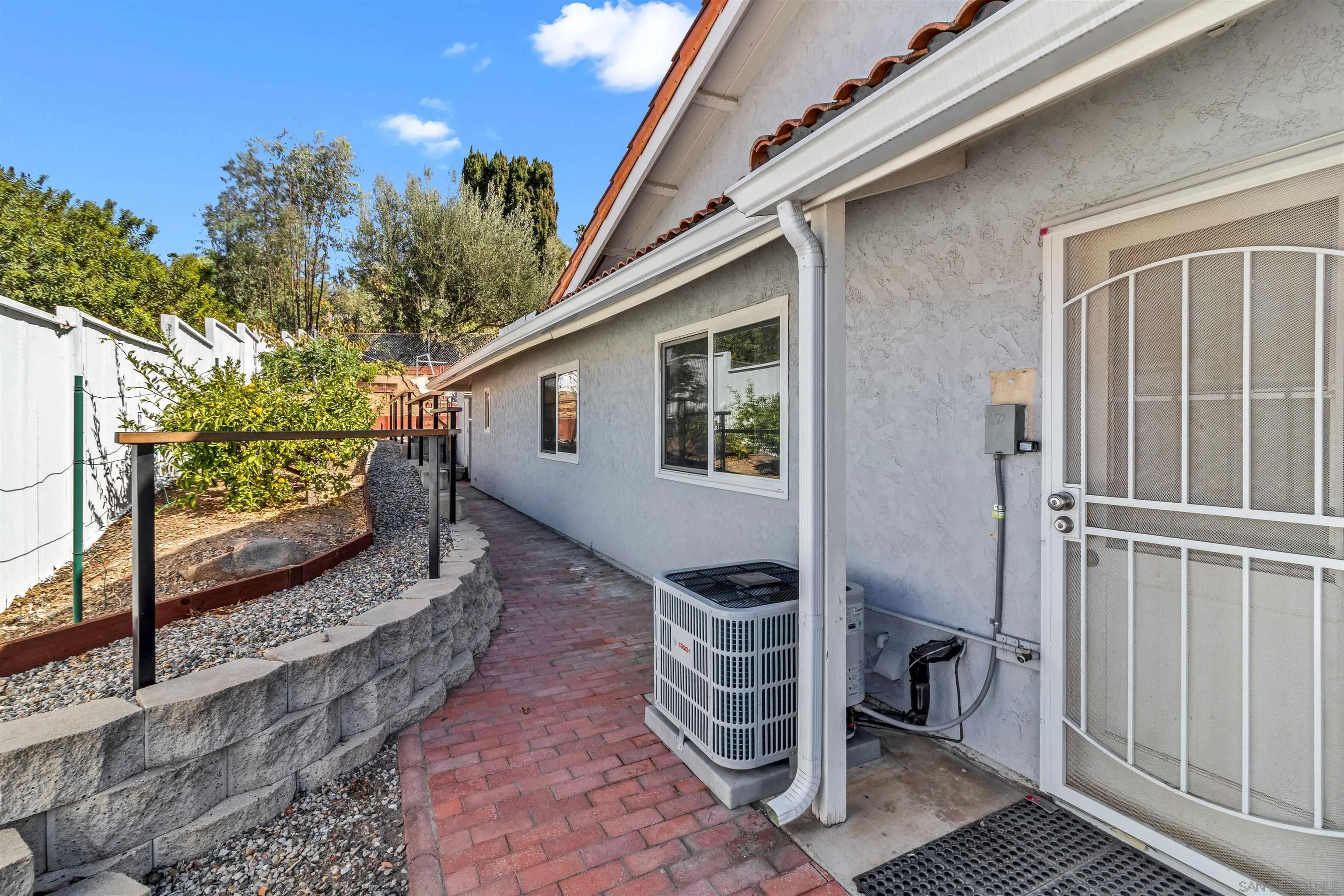 https://cdn.realtyfeed.com/cdn/127/260024773/a227d01c7f74ff7fcabcef0d64488233.webp