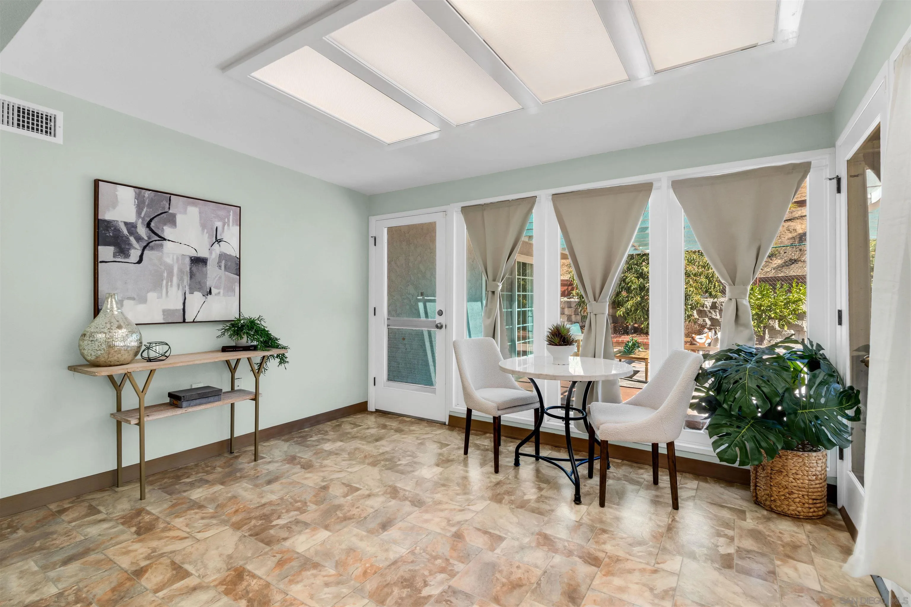 https://cdn.realtyfeed.com/cdn/127/260024773/eb58fa14b8212e2b08109af2fa587c31.webp