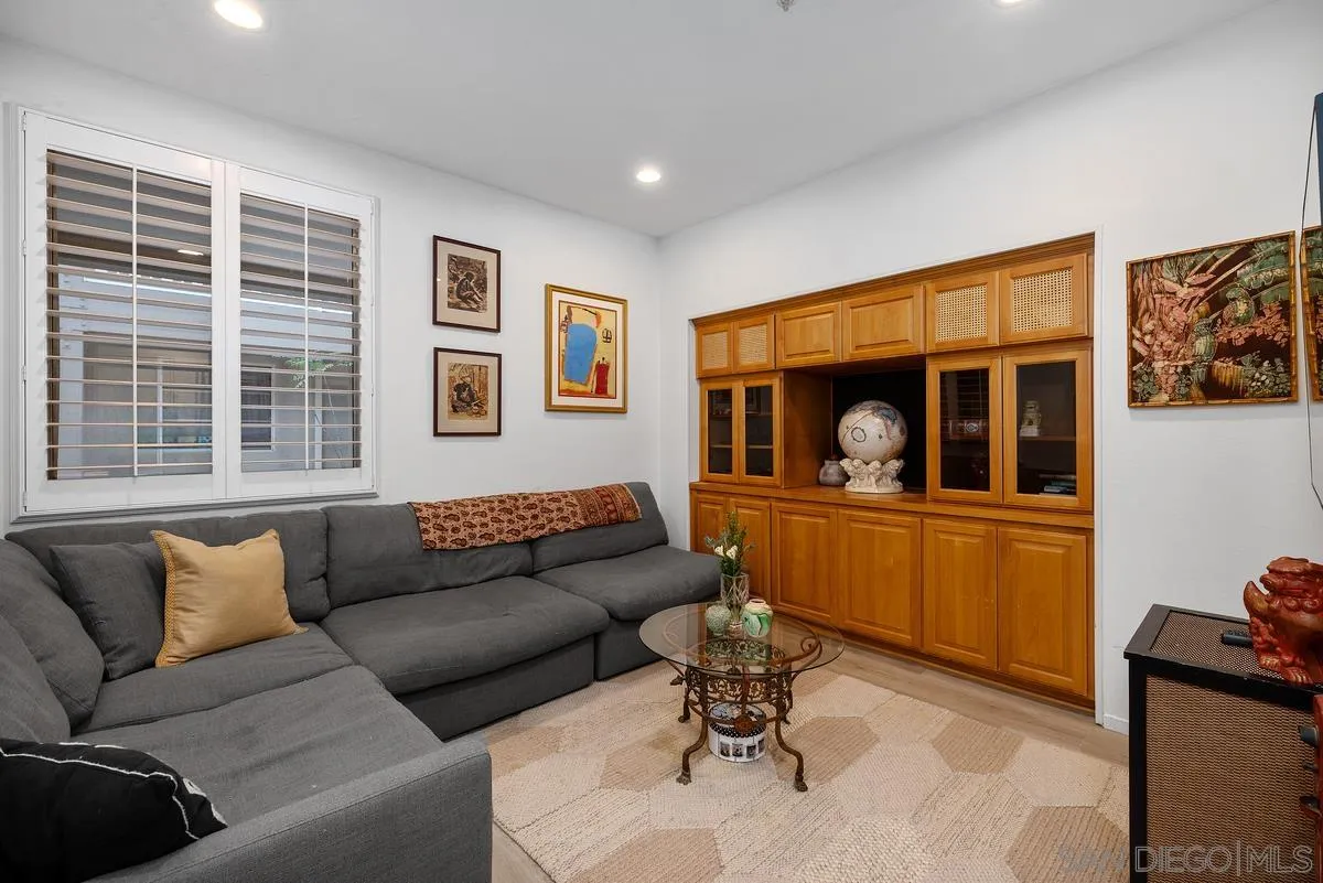 https://cdn.realtyfeed.com/cdn/127/260024776/d4e9352e7fbc425ad43c432abb126015.webp