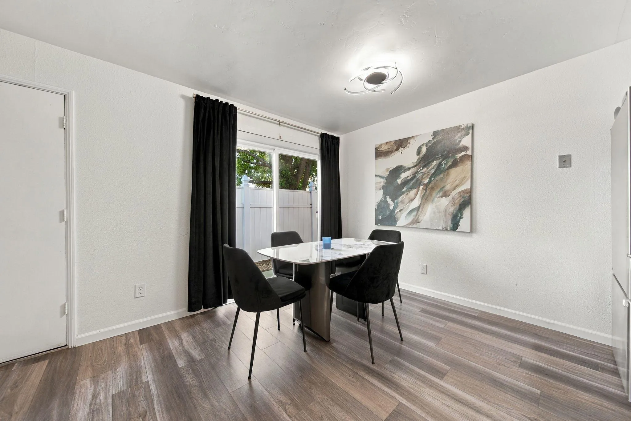 https://cdn.realtyfeed.com/cdn/127/260024780/636db3041d6de31bc76aaaf8e4c322c9.webp