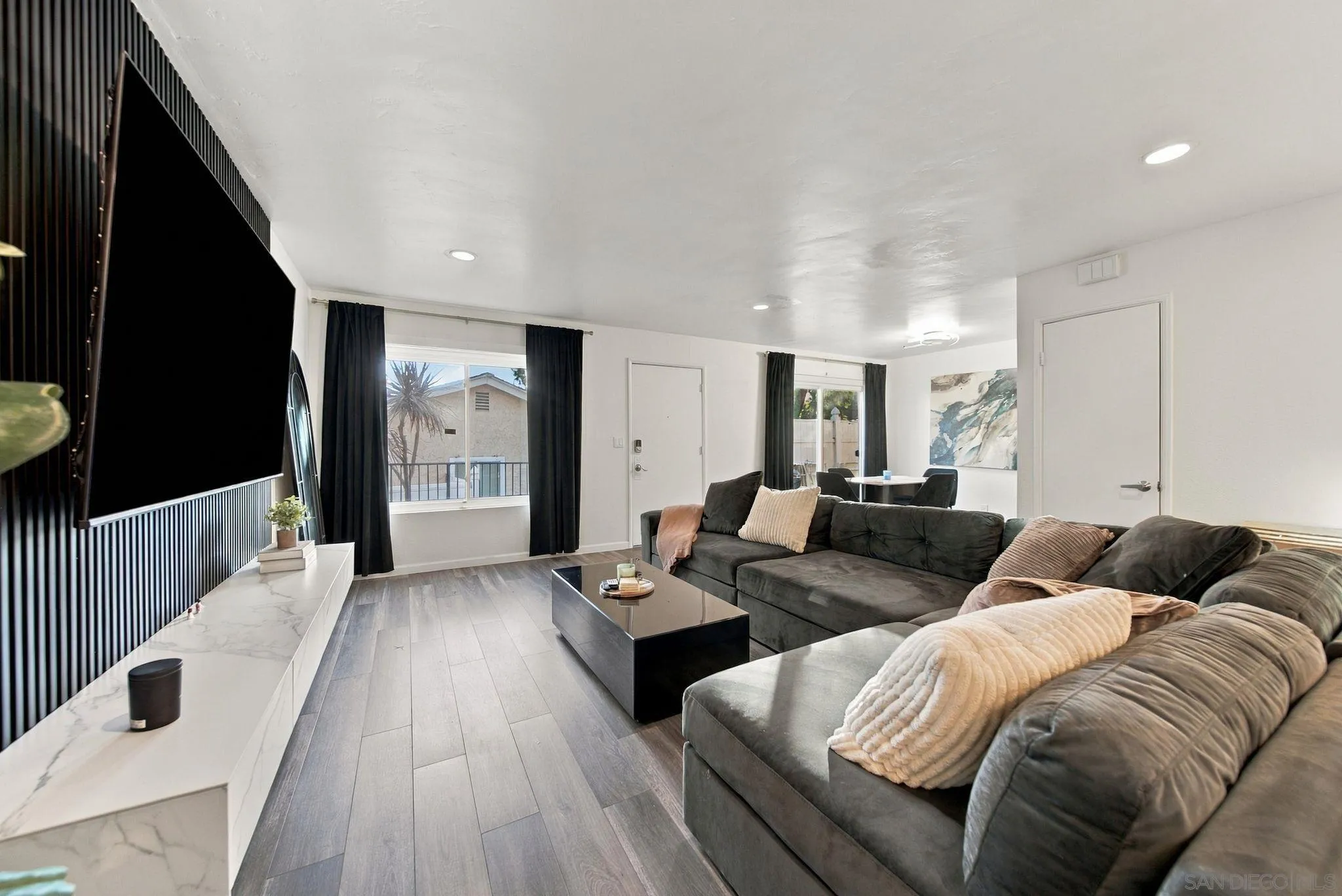 https://cdn.realtyfeed.com/cdn/127/260024780/c0fa6e04aa55c1eada3ba810f5ded7bc.webp