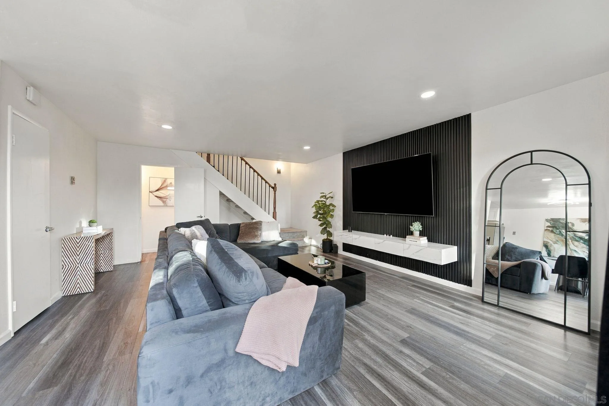 https://cdn.realtyfeed.com/cdn/127/260024780/cca8e3a52320f0dc2bd20c0ca18d7b4a.webp