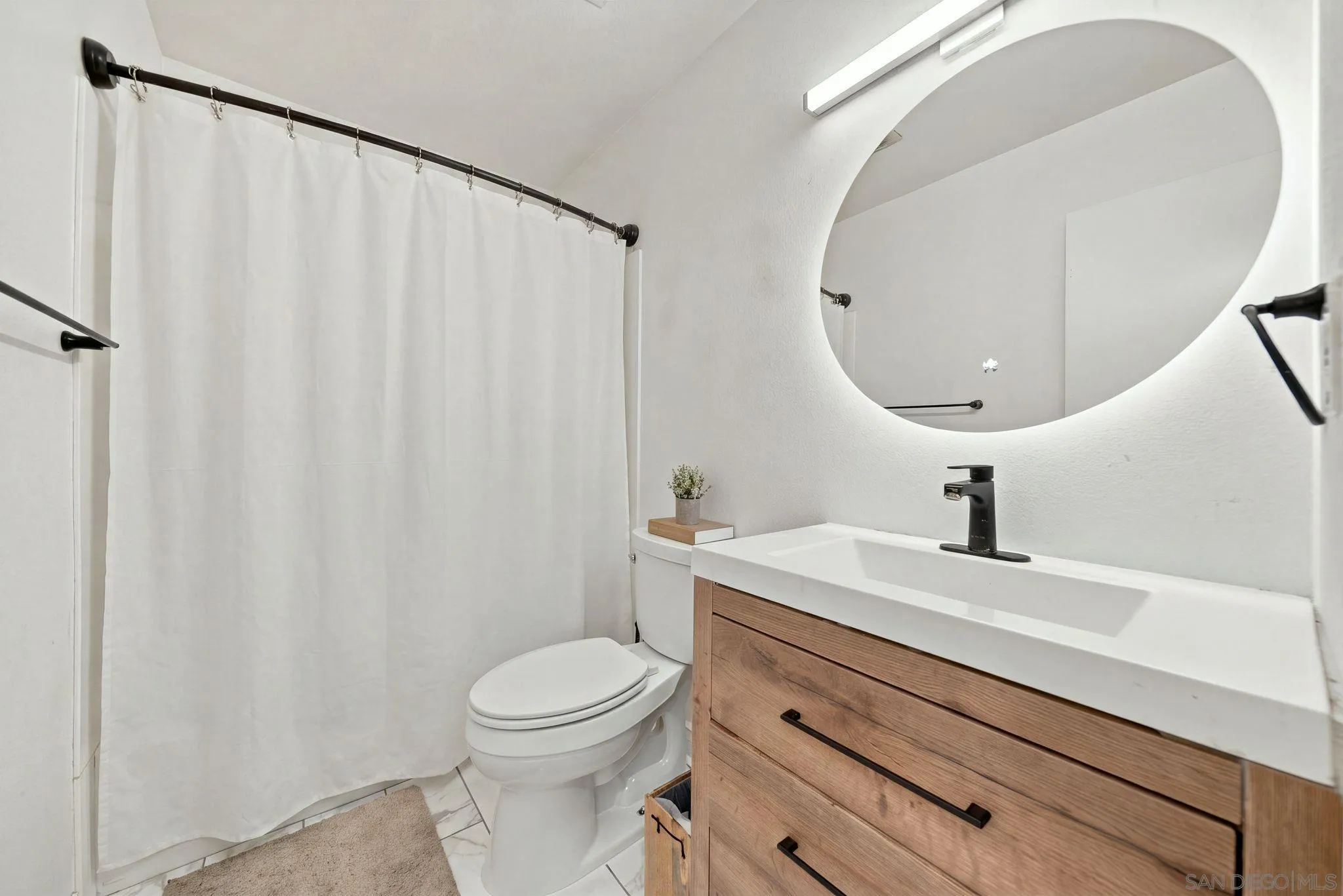 https://cdn.realtyfeed.com/cdn/127/260024780/dc1083d1de4116536e0e880afaf2d688.webp