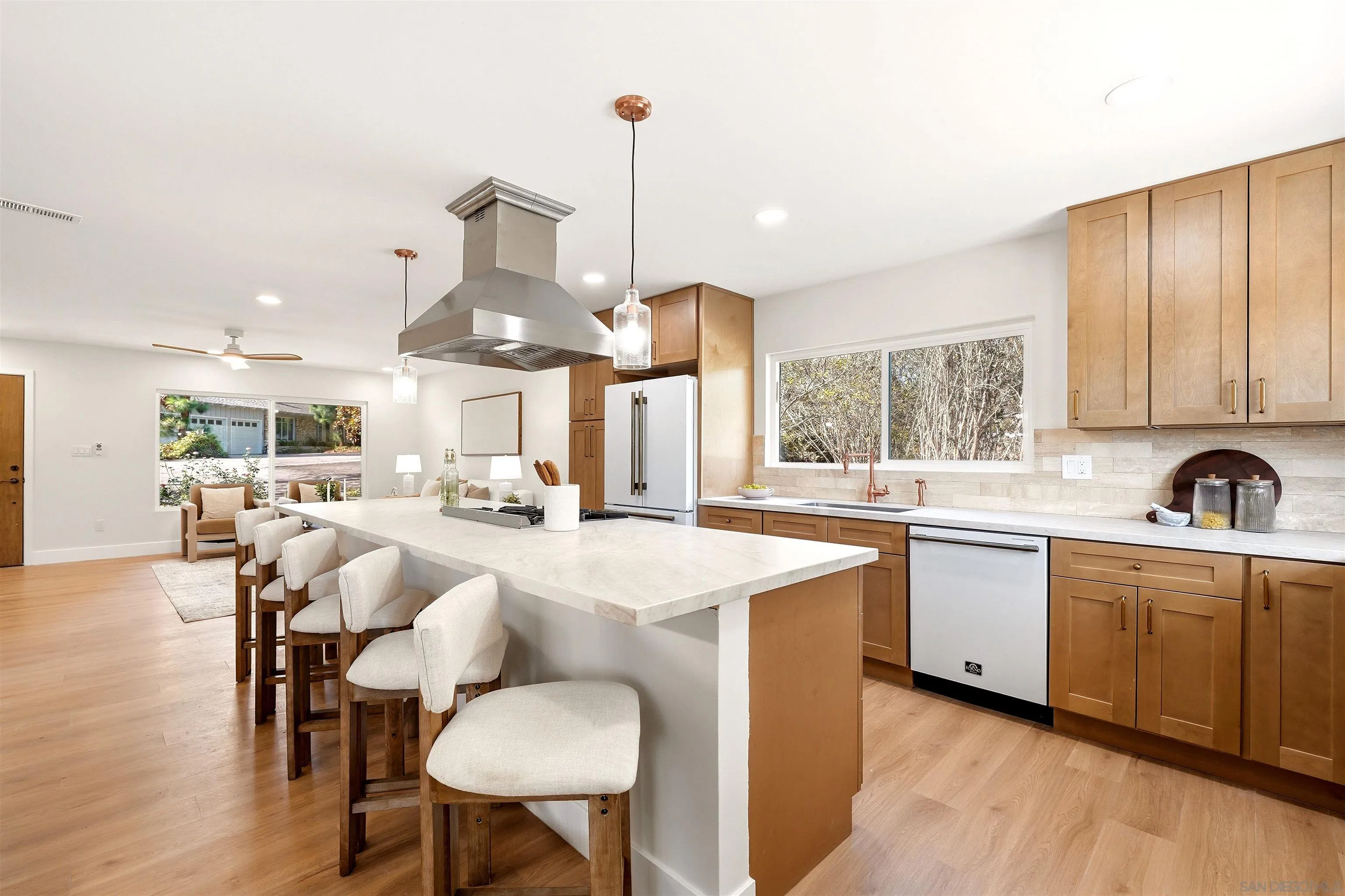 https://cdn.realtyfeed.com/cdn/127/260024788/1ff4484659e9cebb7871c40bd9f7b785.webp