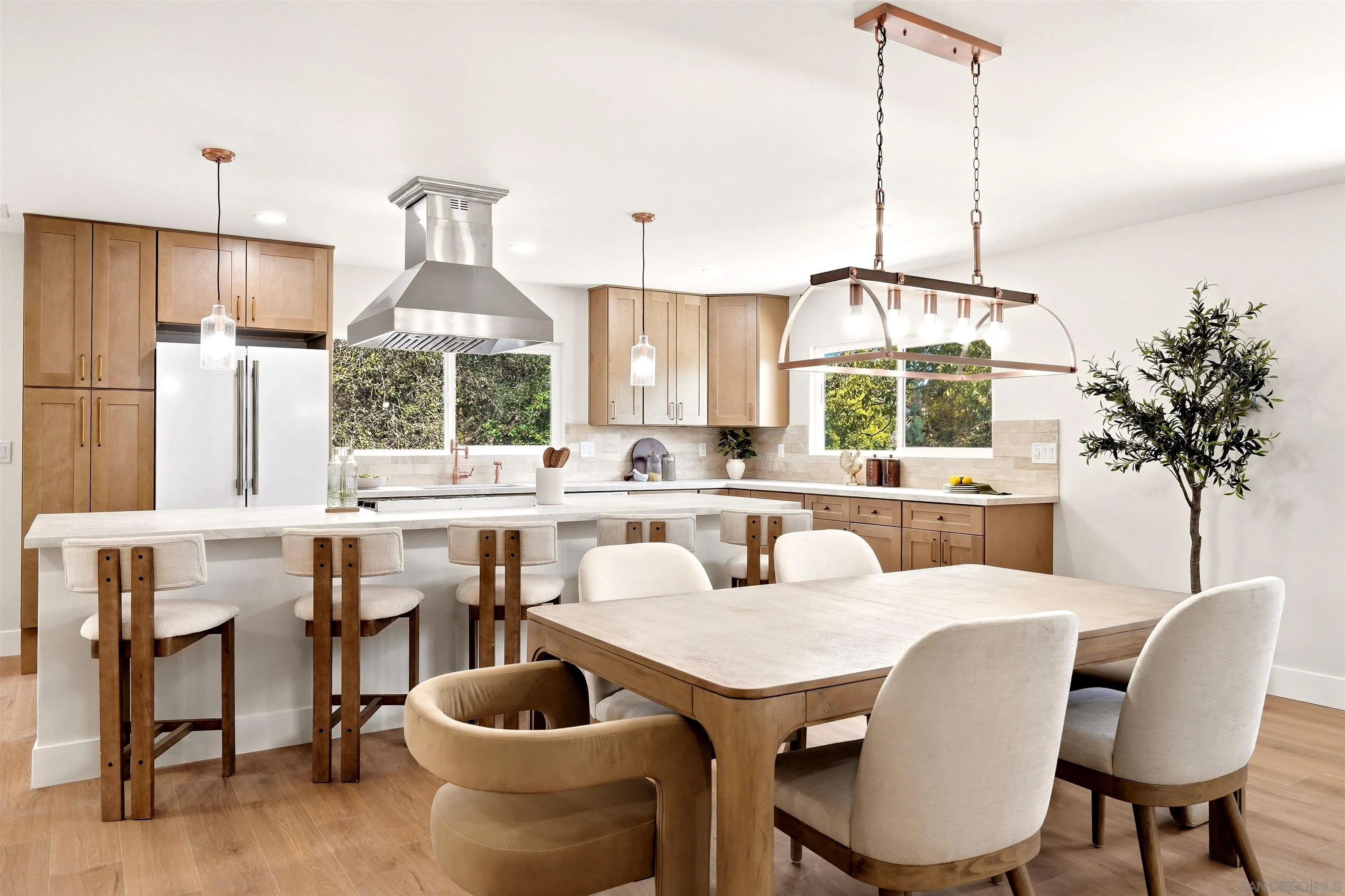 https://cdn.realtyfeed.com/cdn/127/260024788/2f274f6ec77db6361ac9403e82e7f262.webp