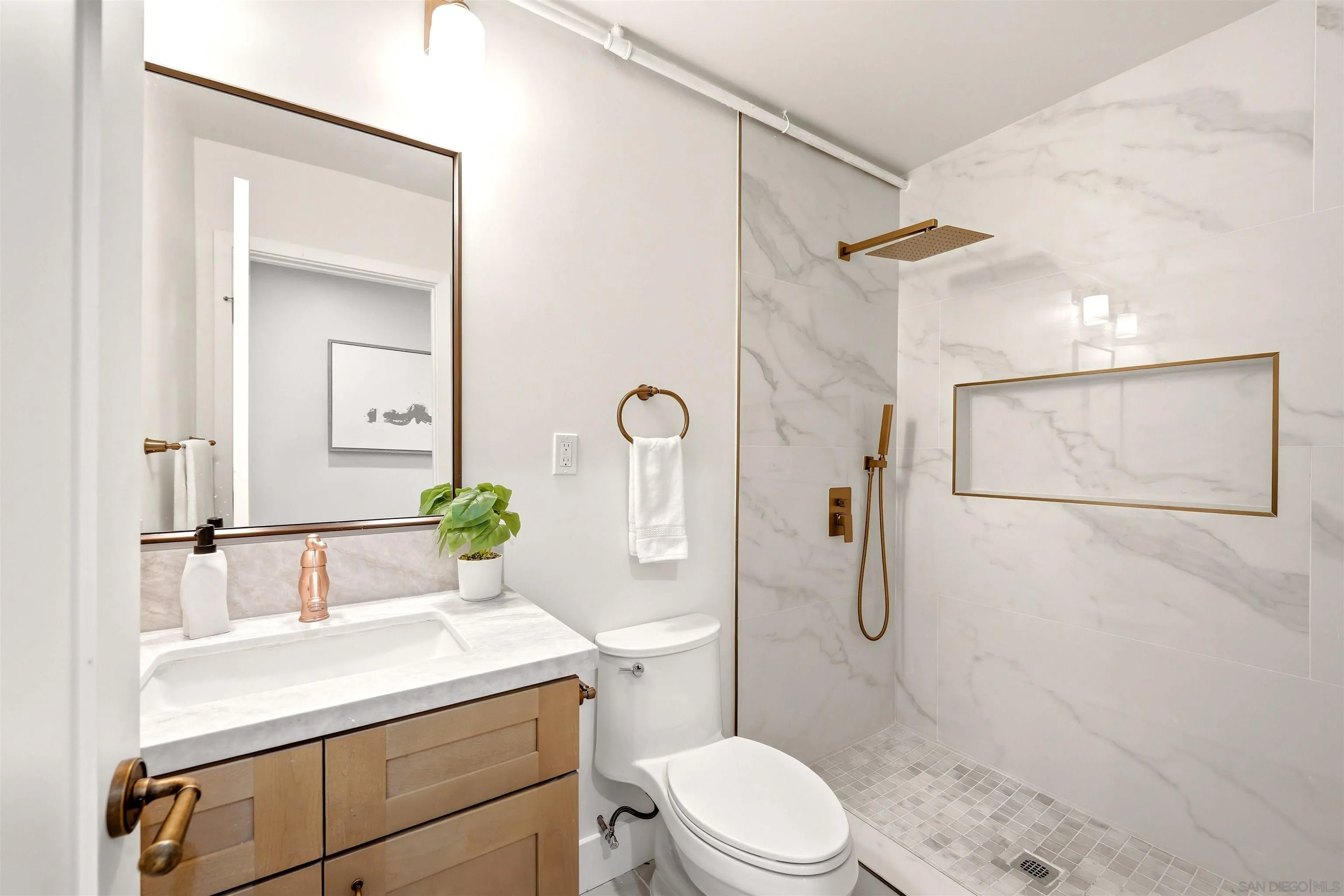 https://cdn.realtyfeed.com/cdn/127/260024788/55ec261abb15b7aa031de8bb6a912459.webp
